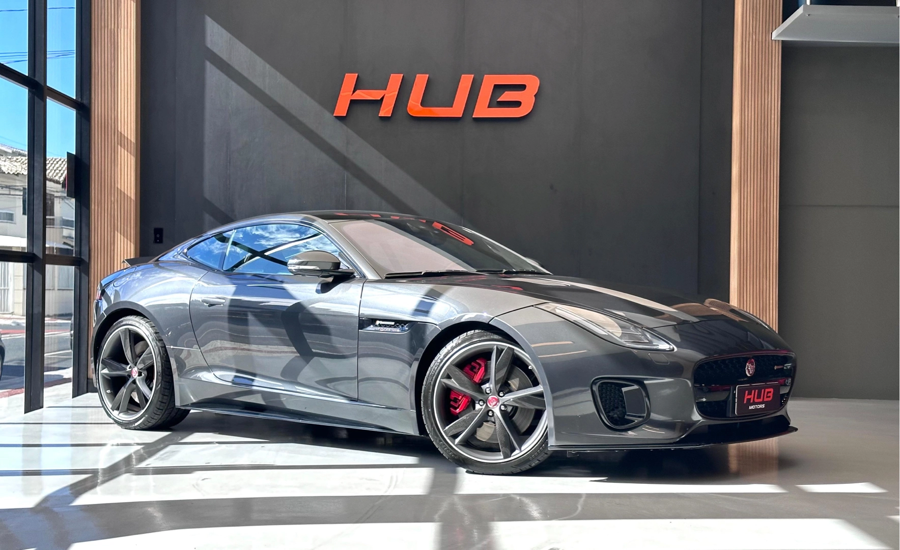 JAGUAR F-TYPE 2.0 P300 GASOLINA R-DYNAMIC COUPÉ AUTOMÁTICO