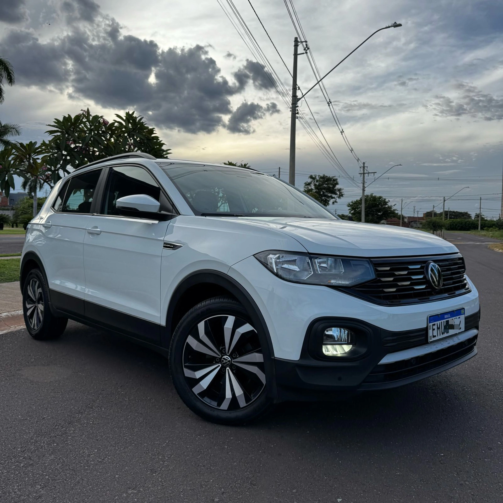 VOLKSWAGEN T-CROSS 1.0 200 TSI TOTAL FLEX COMFORTLINE AUTOMÁTICO
