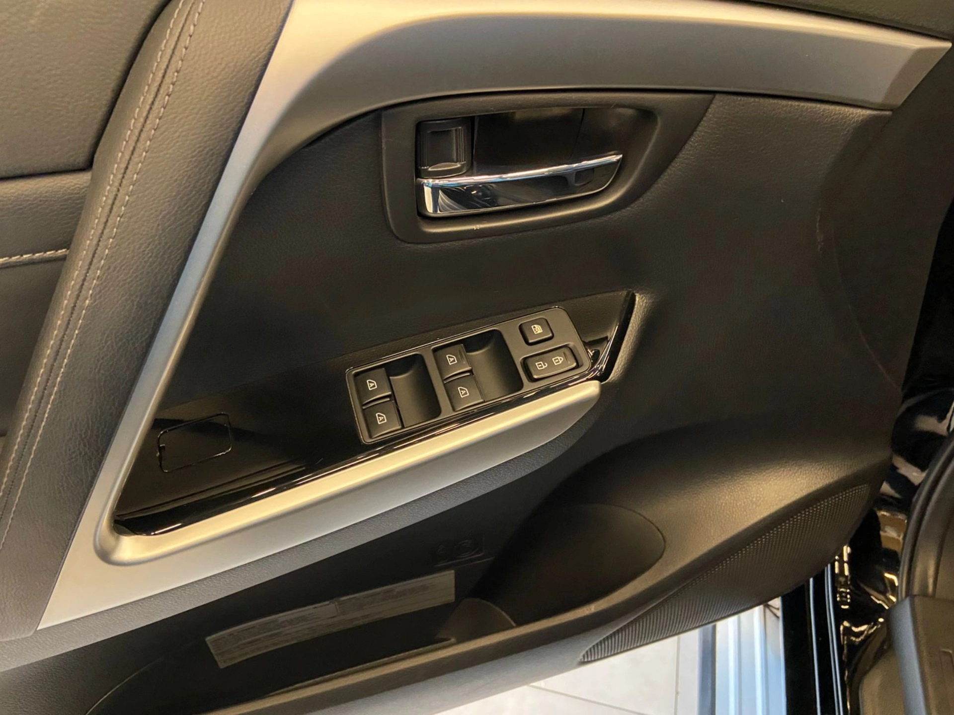 mitsubishi PAJERO SPORT 2.4 16V MIVEC TURBO DIESEL HPE-S AWD AUTOMÁTICO 2024