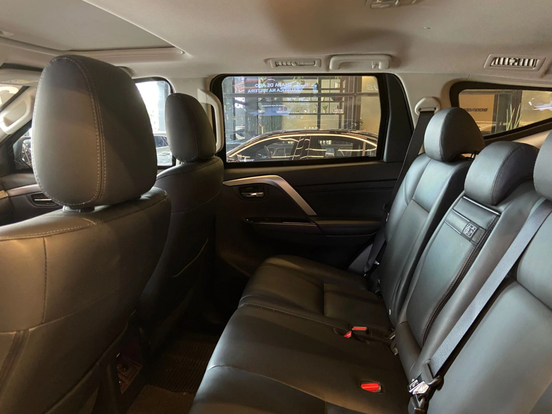 mitsubishi PAJERO SPORT 2.4 16V MIVEC TURBO DIESEL HPE-S AWD AUTOMÁTICO 2024