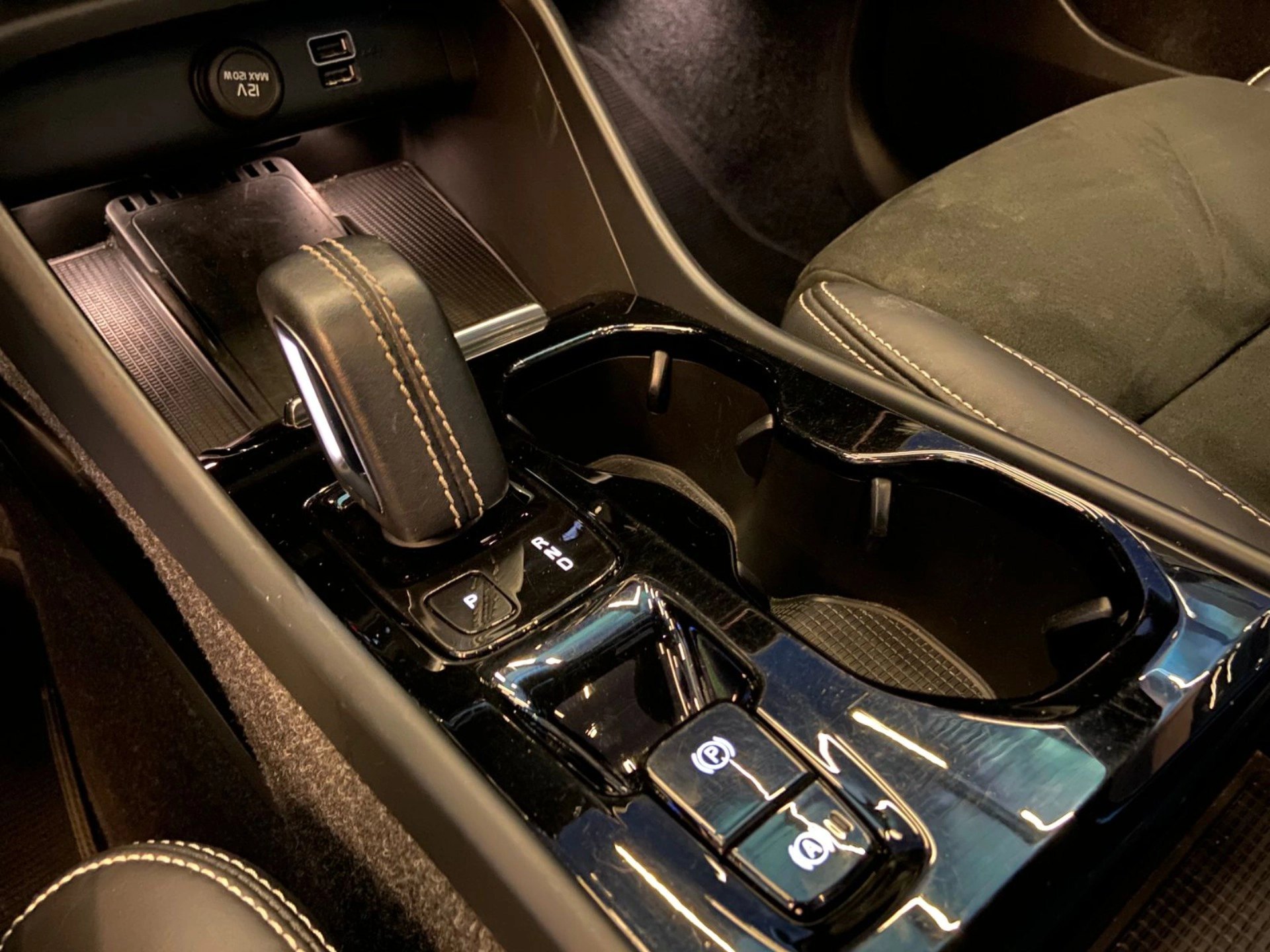 volvo XC40 1.5 T5 RECHARGE R-DESIGN GEARTRONIC 2021