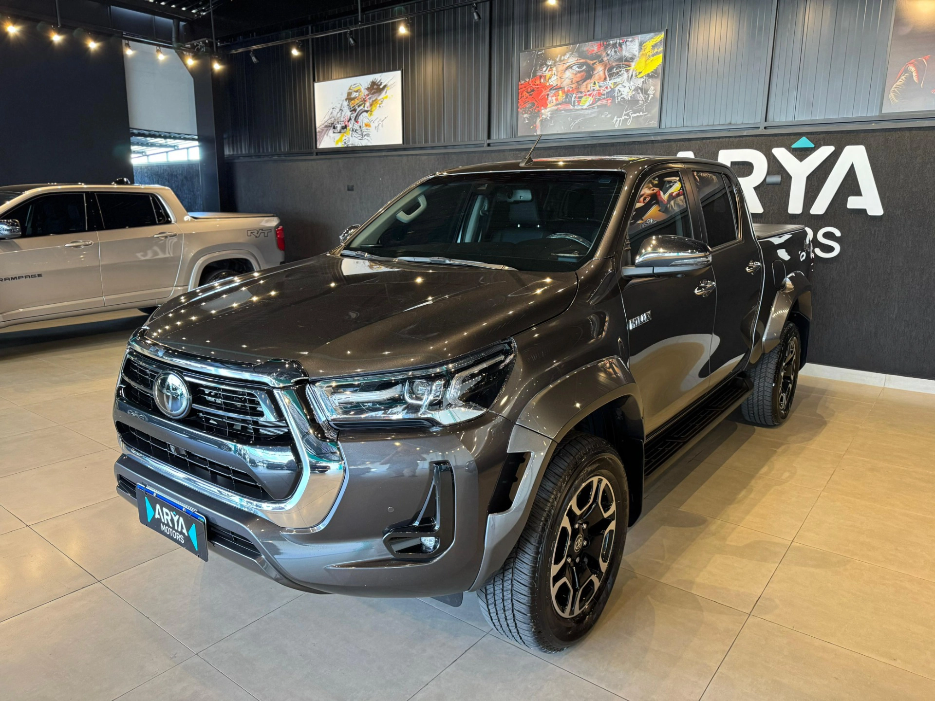 TOYOTA HILUX 2.8 D-4D TURBO DIESEL CD SRX PLUS 4X4 AUTOMÁTICO