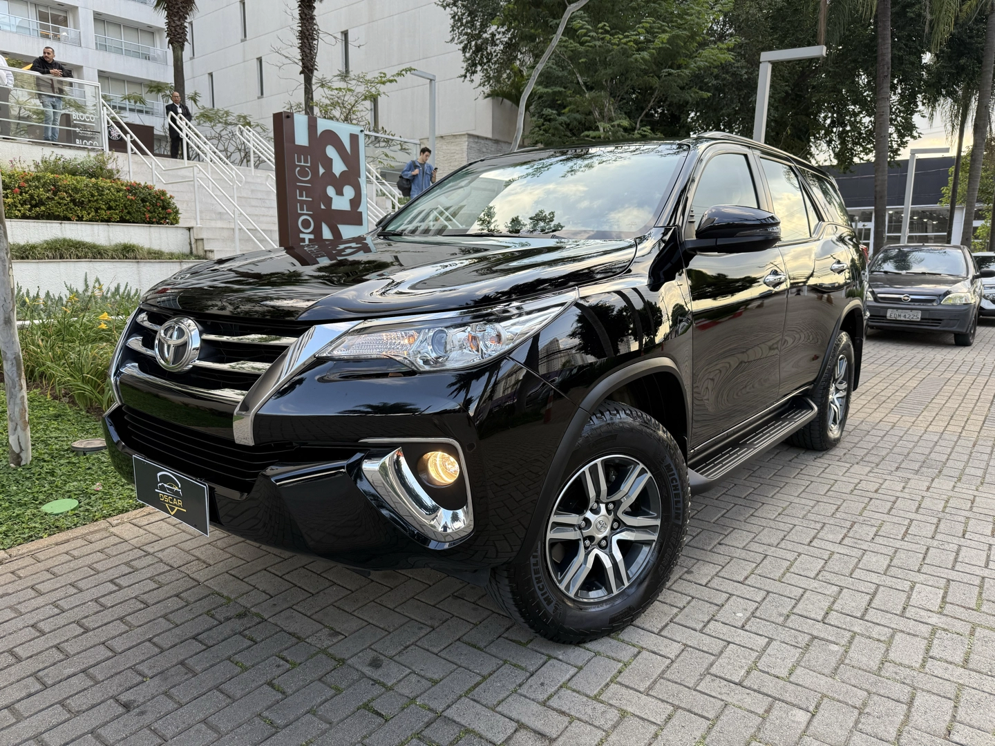 TOYOTA HILUX SW4 2.7 SRV 7 LUGARES 4X2 16V FLEX 4P AUTOMÁTICO