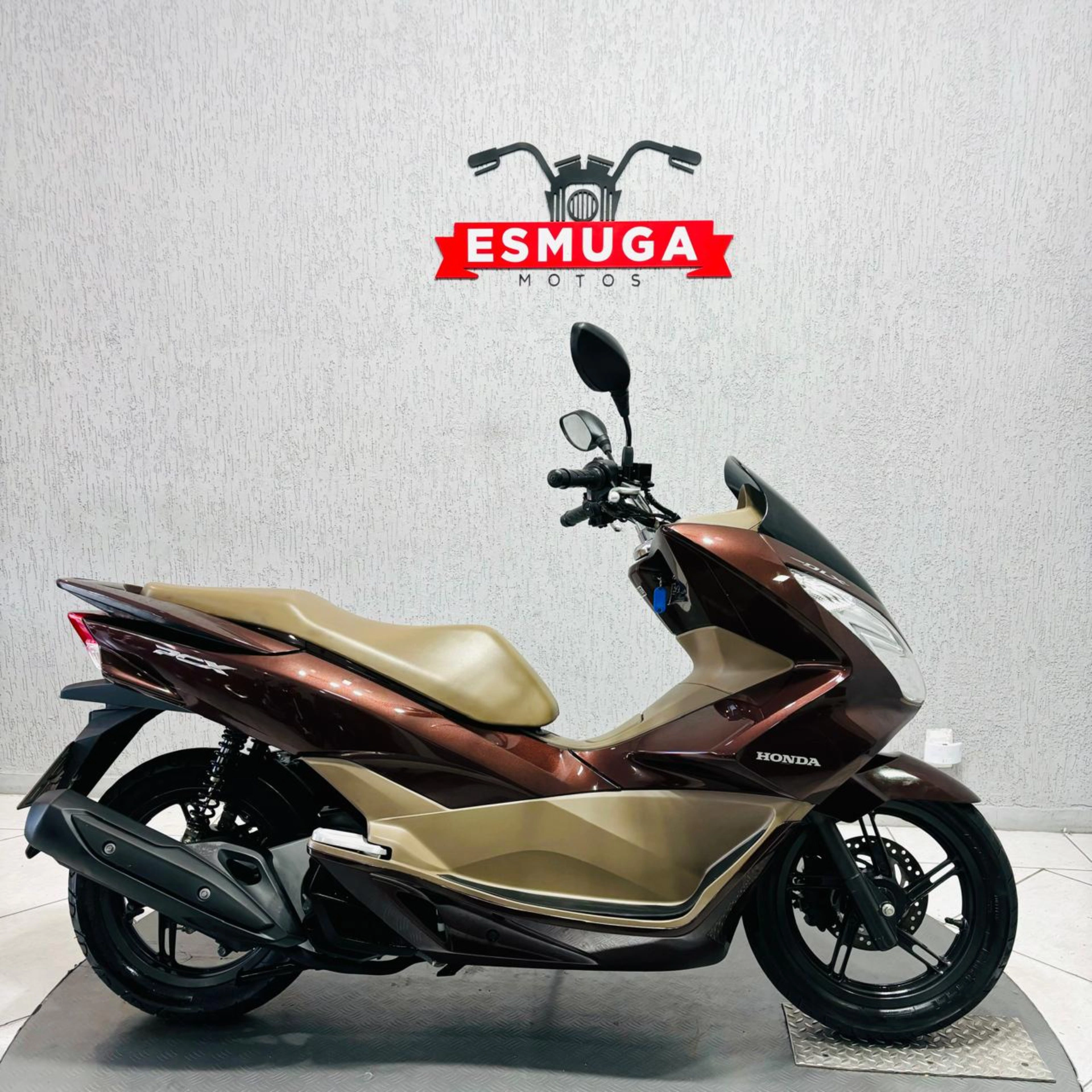 HONDA PCX DLX Scooter