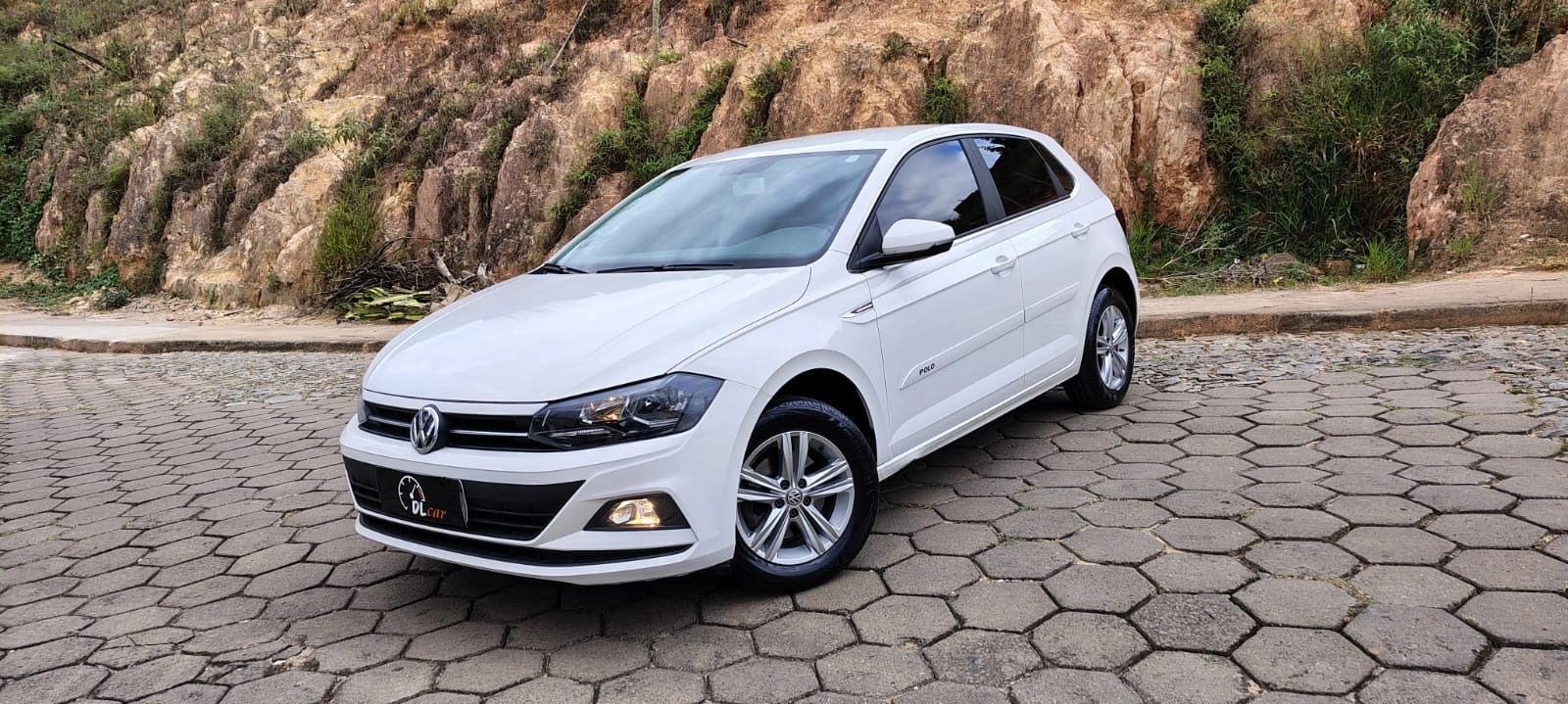 VOLKSWAGEN POLO 1.0 200 TSI COMFORTLINE AUTOMÁTICO