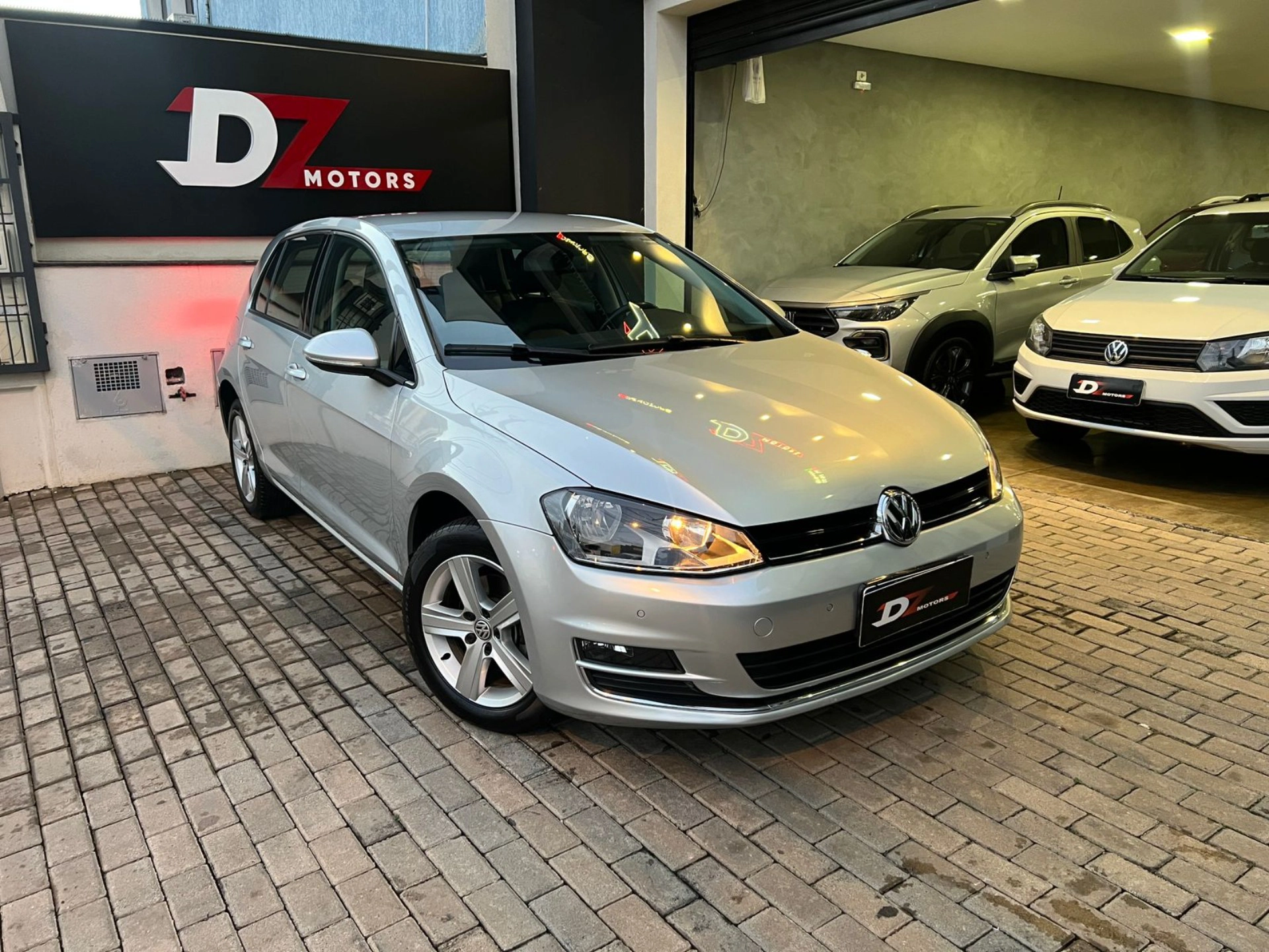 VOLKSWAGEN GOLF 1.4 TSI HIGHLINE 16V GASOLINA 4P AUTOMÁTICO