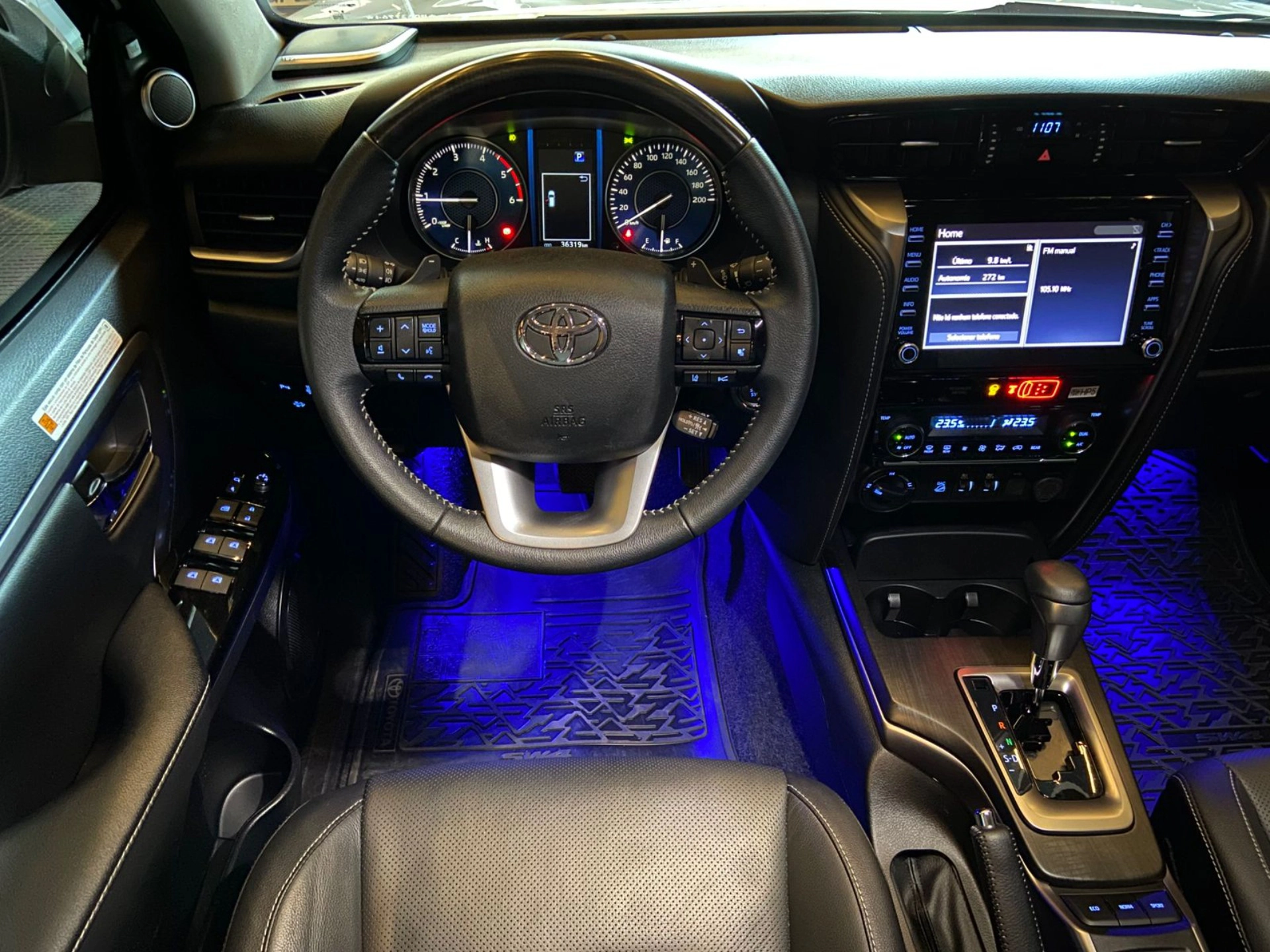 toyota HILUX SW4 2.8 D-4D TURBO DIESEL SRX 7L 4X4 AUTOMÁTICO 2023
