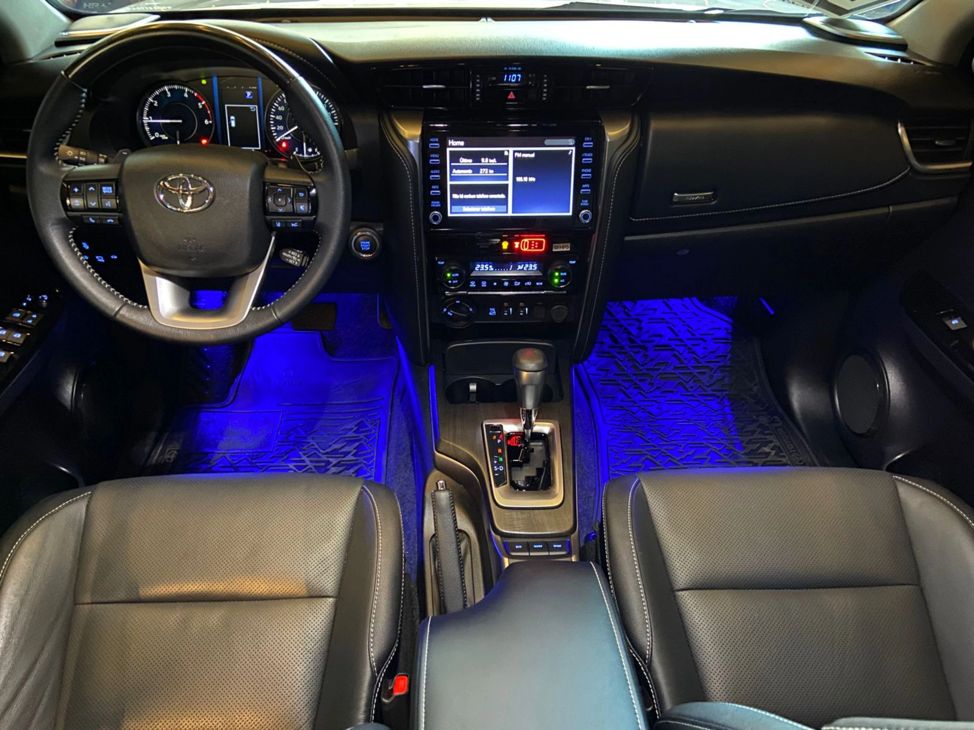 toyota HILUX SW4 2.8 D-4D TURBO DIESEL SRX 7L 4X4 AUTOMÁTICO 2023