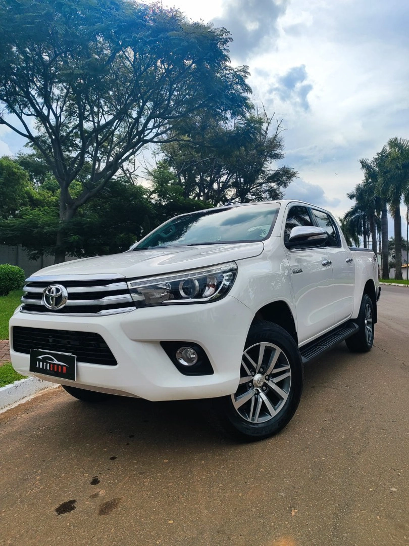 TOYOTA HILUX 2.8 SRX 4X4 CD 16V DIESEL 4P AUTOMÁTICO