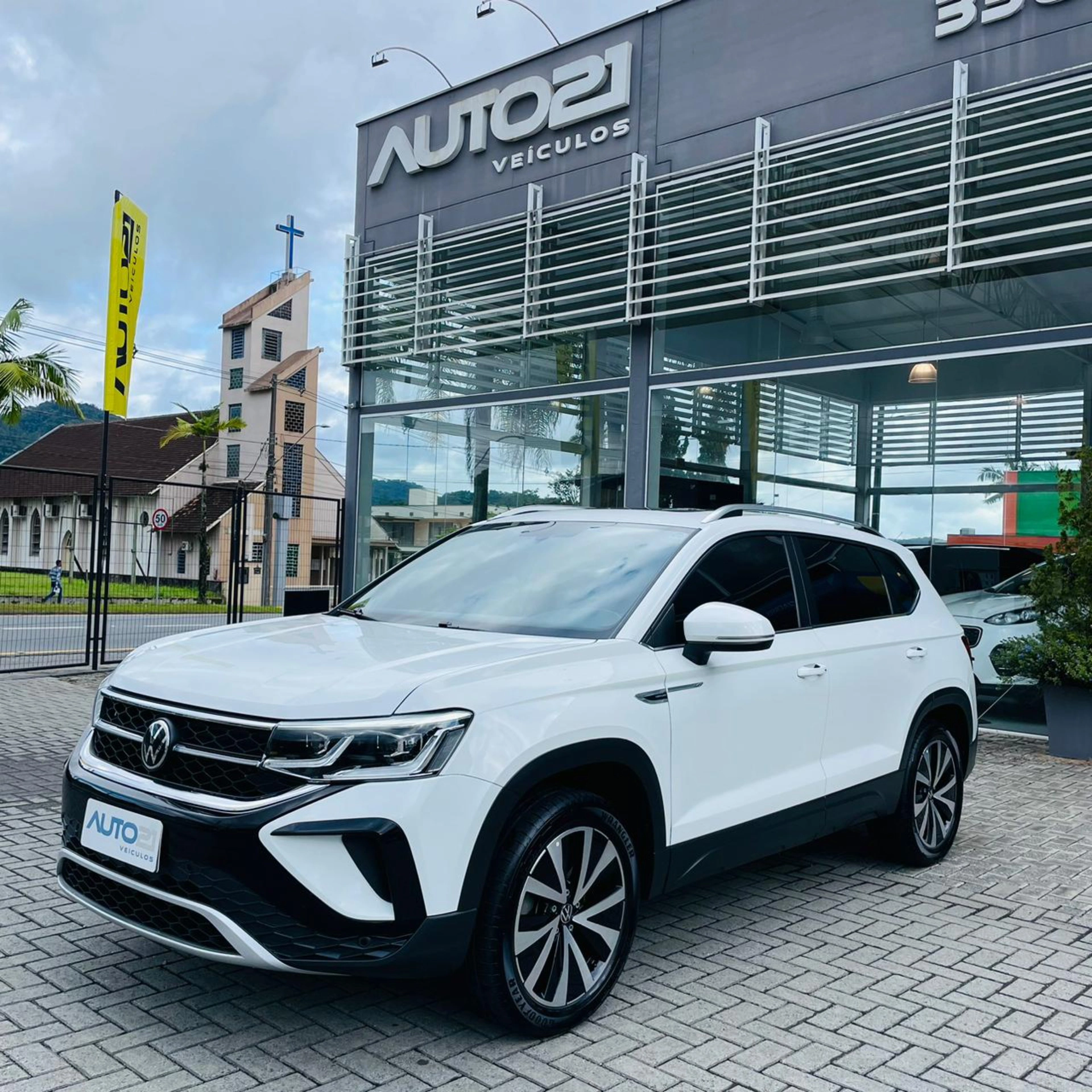 VOLKSWAGEN TAOS 1.4 250 TSI TOTAL FLEX HIGHLINE AUTOMÁTICO