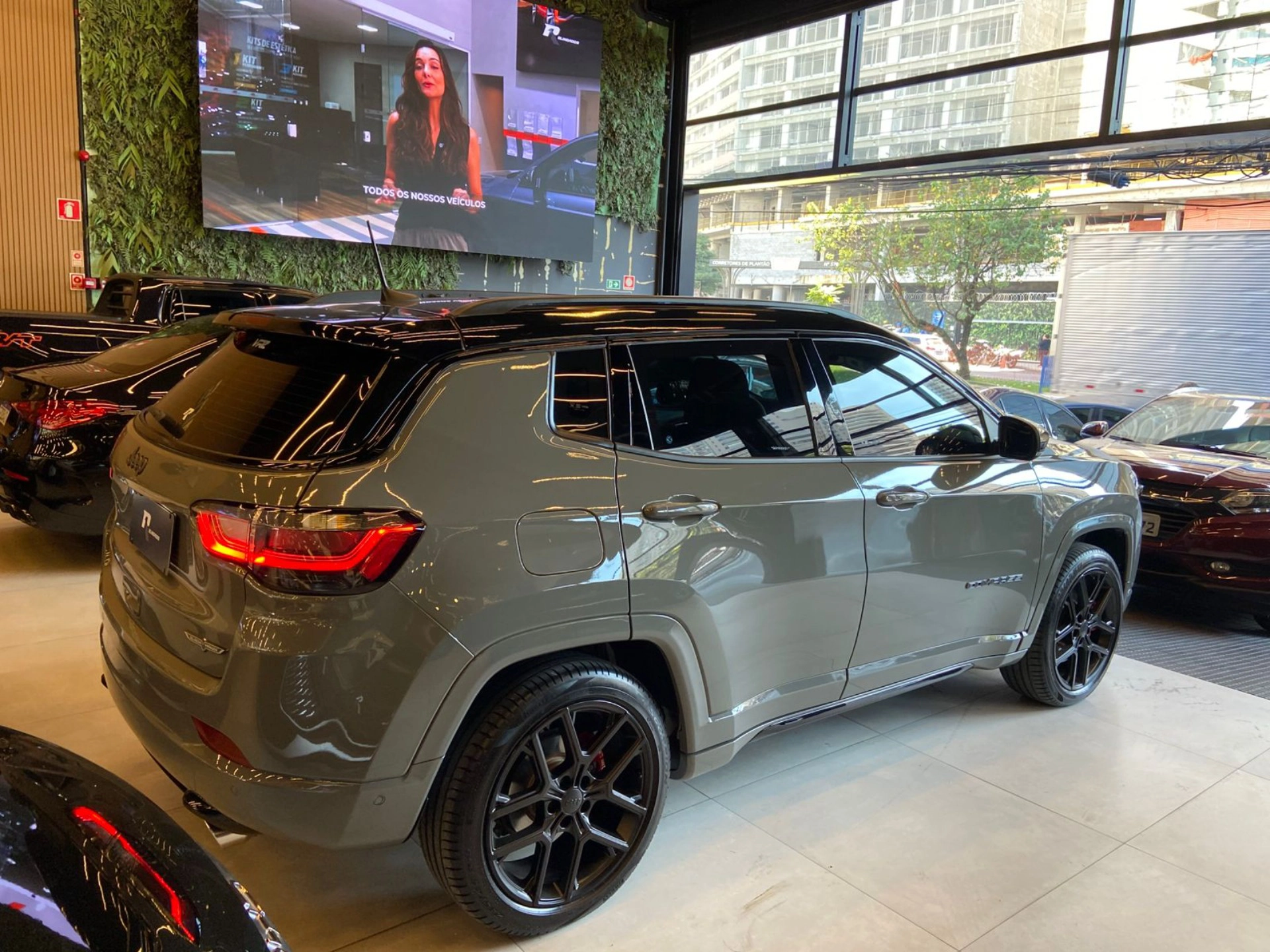 jeep COMPASS 2.0 HURRICANE 4 TURBO GASOLINA BLACKHAWK AT9 2025