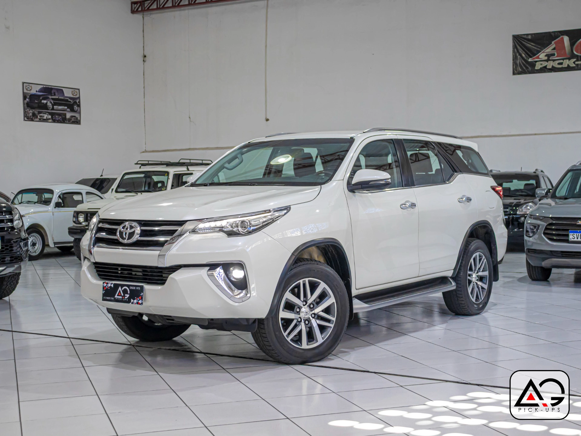 TOYOTA HILUX SW4 2.8 SRX 4X4 7 LUGARES 16V TURBO INTERCOOLER DIESEL 4P AUTOMÁTICO