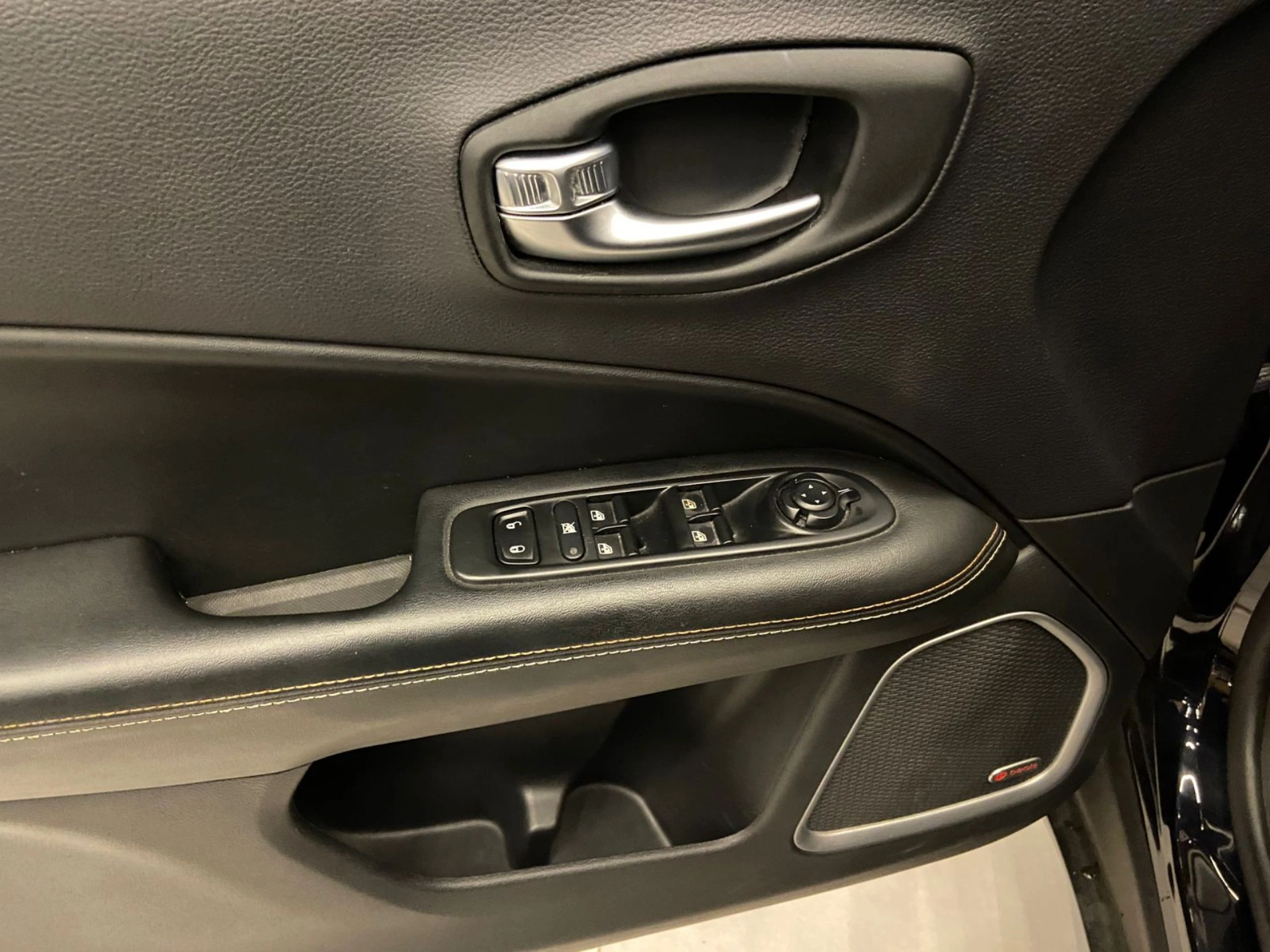 jeep COMPASS 2.0 16V FLEX LONGITUDE AUTOMÁTICO 2017