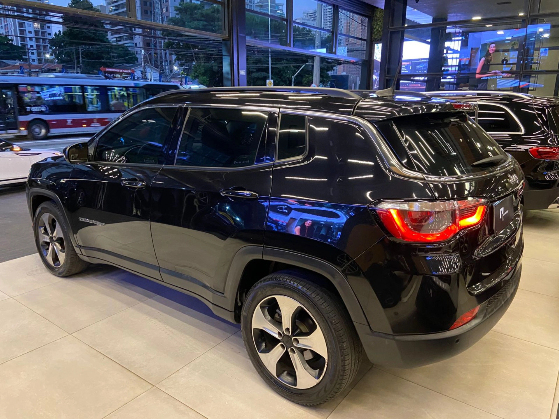 jeep COMPASS 2.0 16V FLEX LONGITUDE AUTOMÁTICO 2017