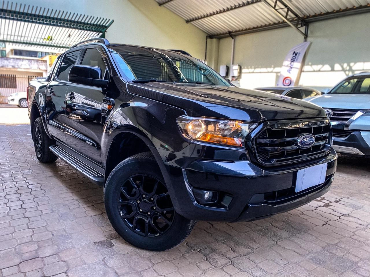 FORD RANGER 2.2 BLACK 4X2 CD 16V DIESEL 4P AUTOMÁTICO