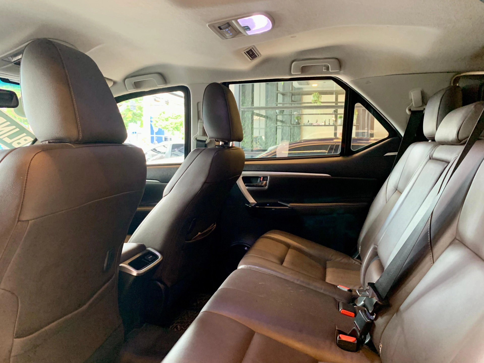 toyota HILUX SW4 4.0 SRX 4X4 7 LUGARES V6 24V GASOLINA 4P AUTOMÁTICO 2016