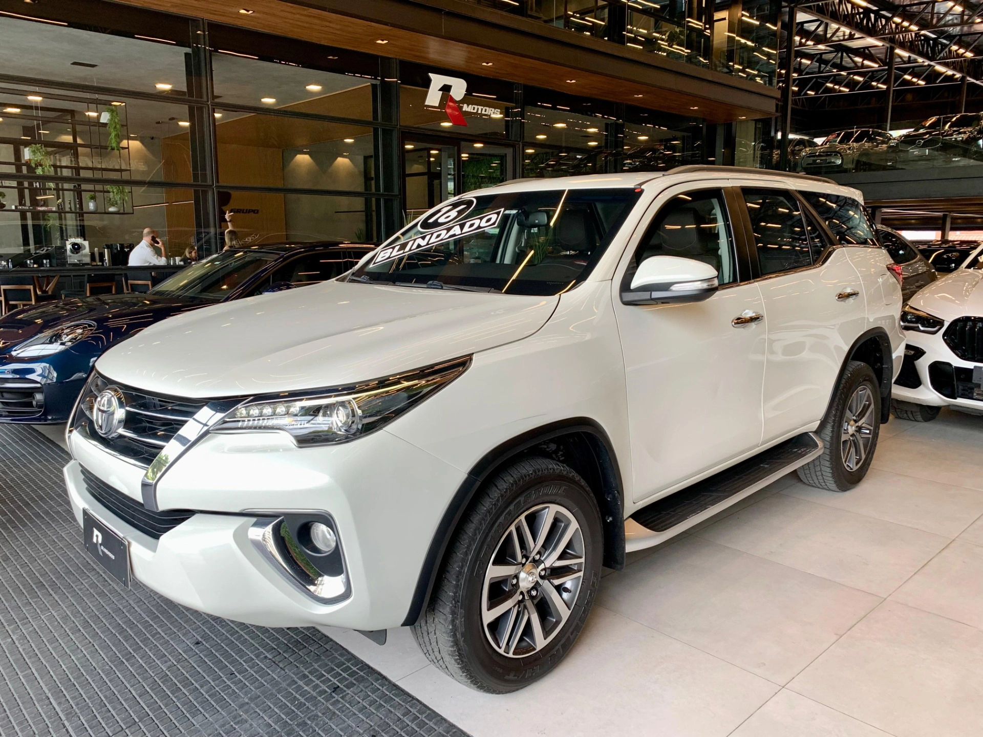 toyota HILUX SW4 4.0 SRX 4X4 7 LUGARES V6 24V GASOLINA 4P AUTOMÁTICO 2016