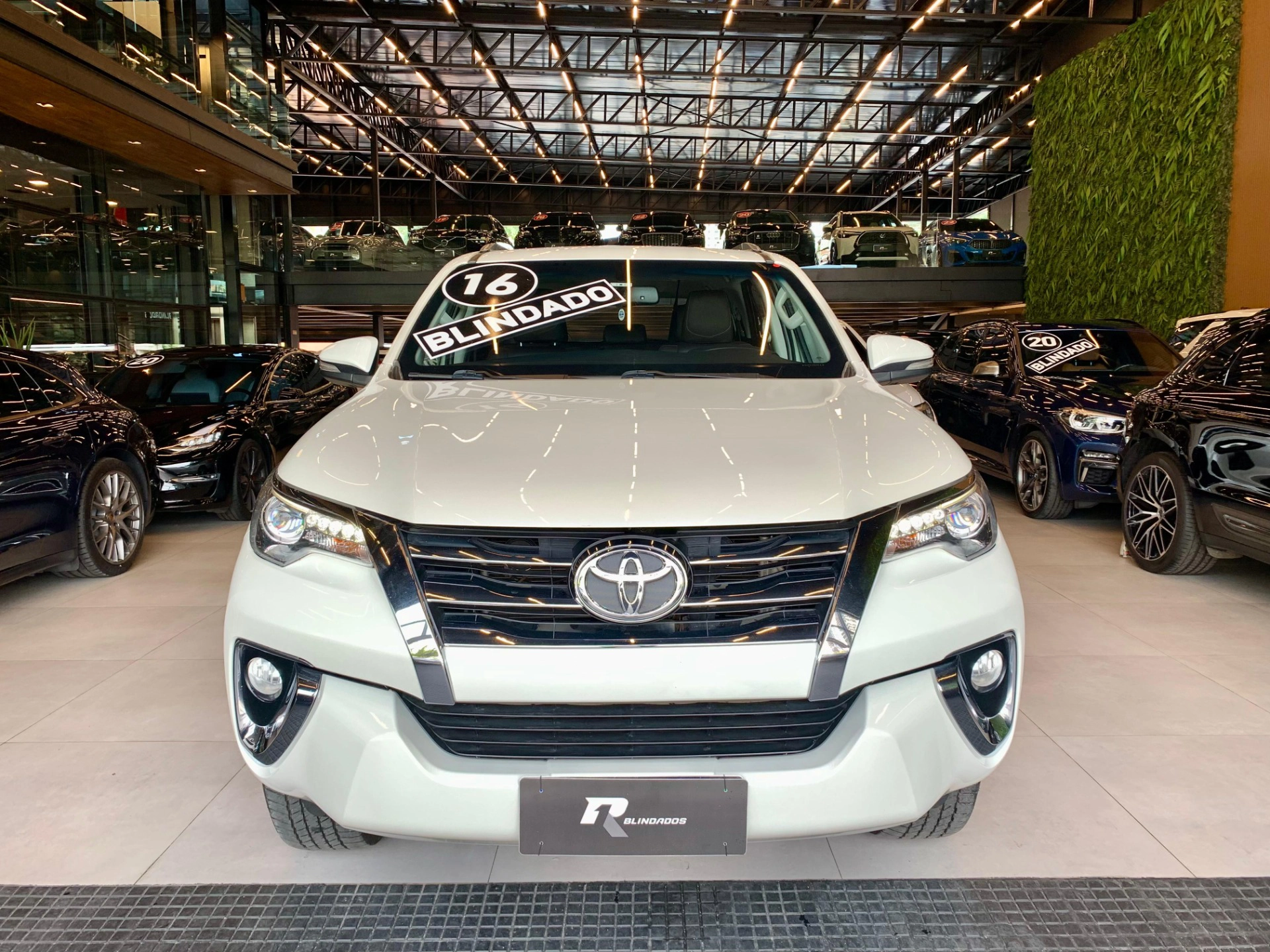 toyota HILUX SW4 4.0 SRX 4X4 7 LUGARES V6 24V GASOLINA 4P AUTOMÁTICO 2016