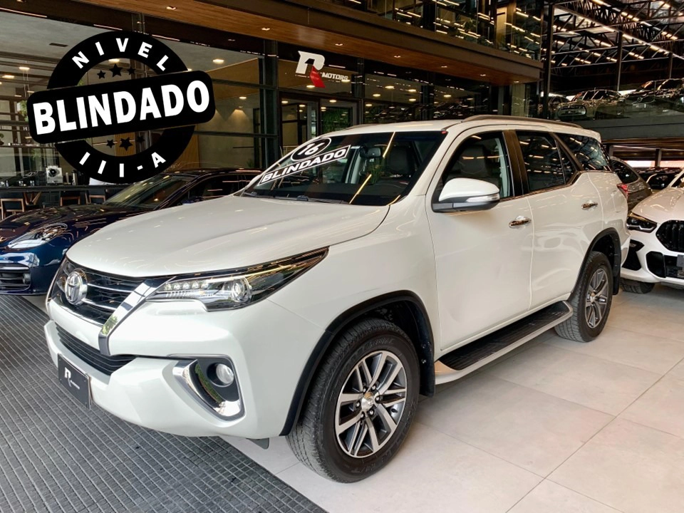 toyota HILUX SW4 4.0 SRX 4X4 7 LUGARES V6 24V GASOLINA 4P AUTOMÁTICO 2016 toyota HILUX SW4 4.0 SRX 4X4 7 LUGARES V6 24V GASOLINA 4P AUTOMÁTICO 2016
