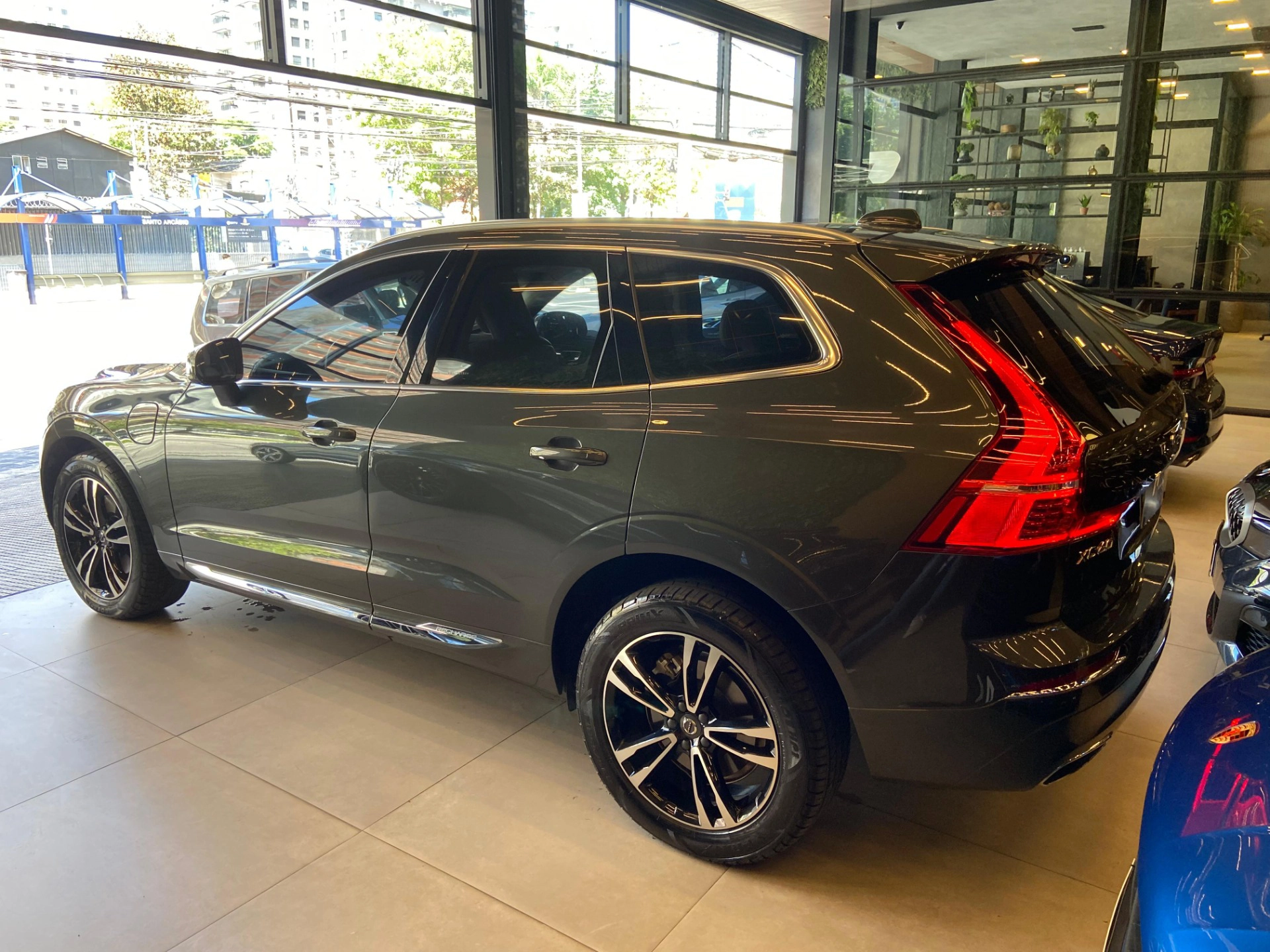 volvo XC60 2.0 T8 HYBRID MOMENTUM AWD GEARTRONIC 2021
