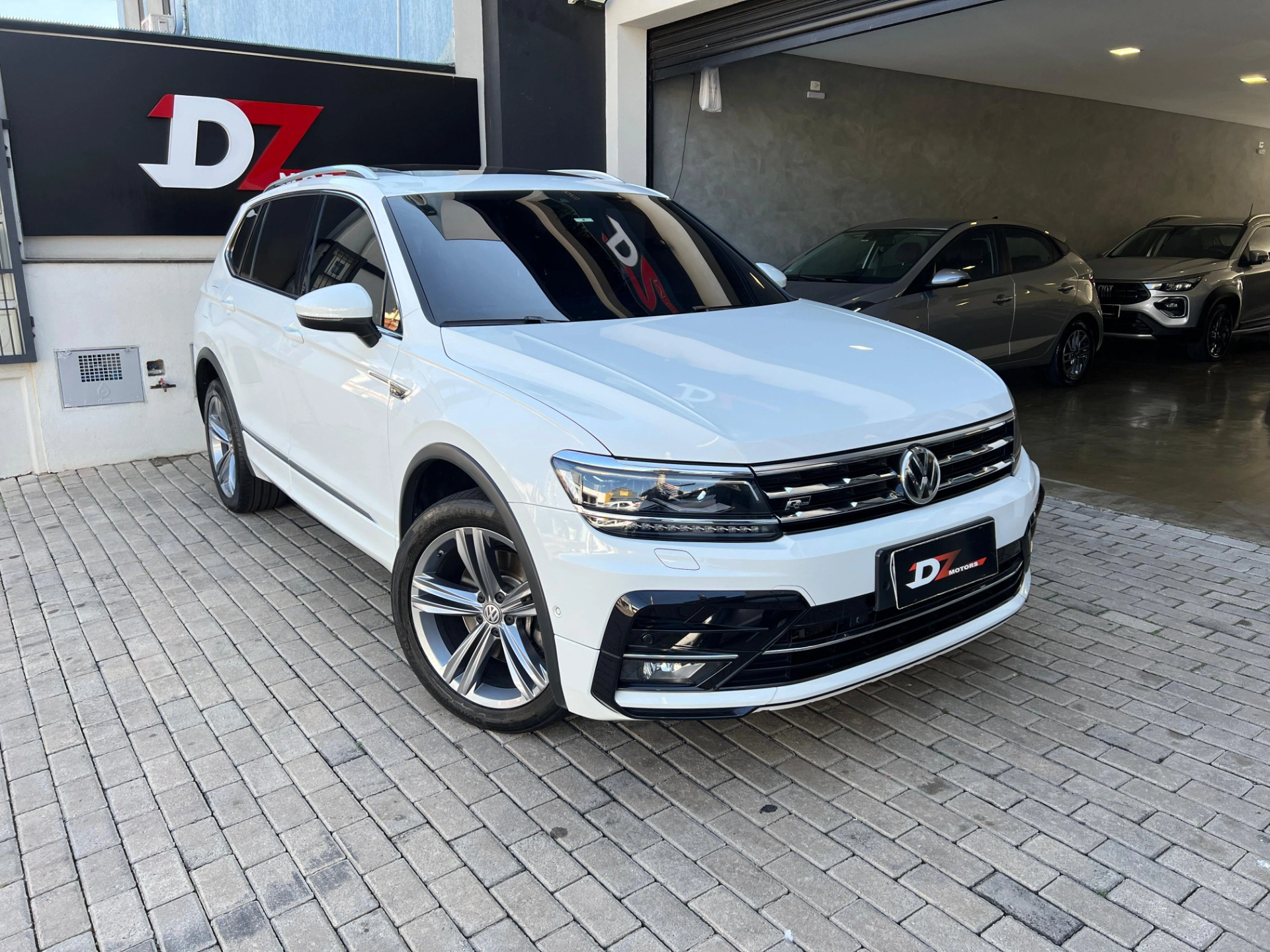VOLKSWAGEN TIGUAN 2.0 350 TSI GASOLINA ALLSPACE R-LINE 4MOTION DSG