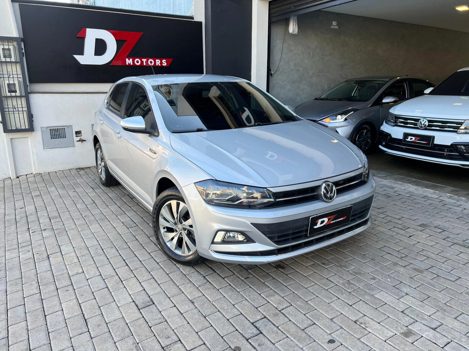 VOLKSWAGEN POLO 1.0 200 TSI HIGHLINE AUTOMÁTICO