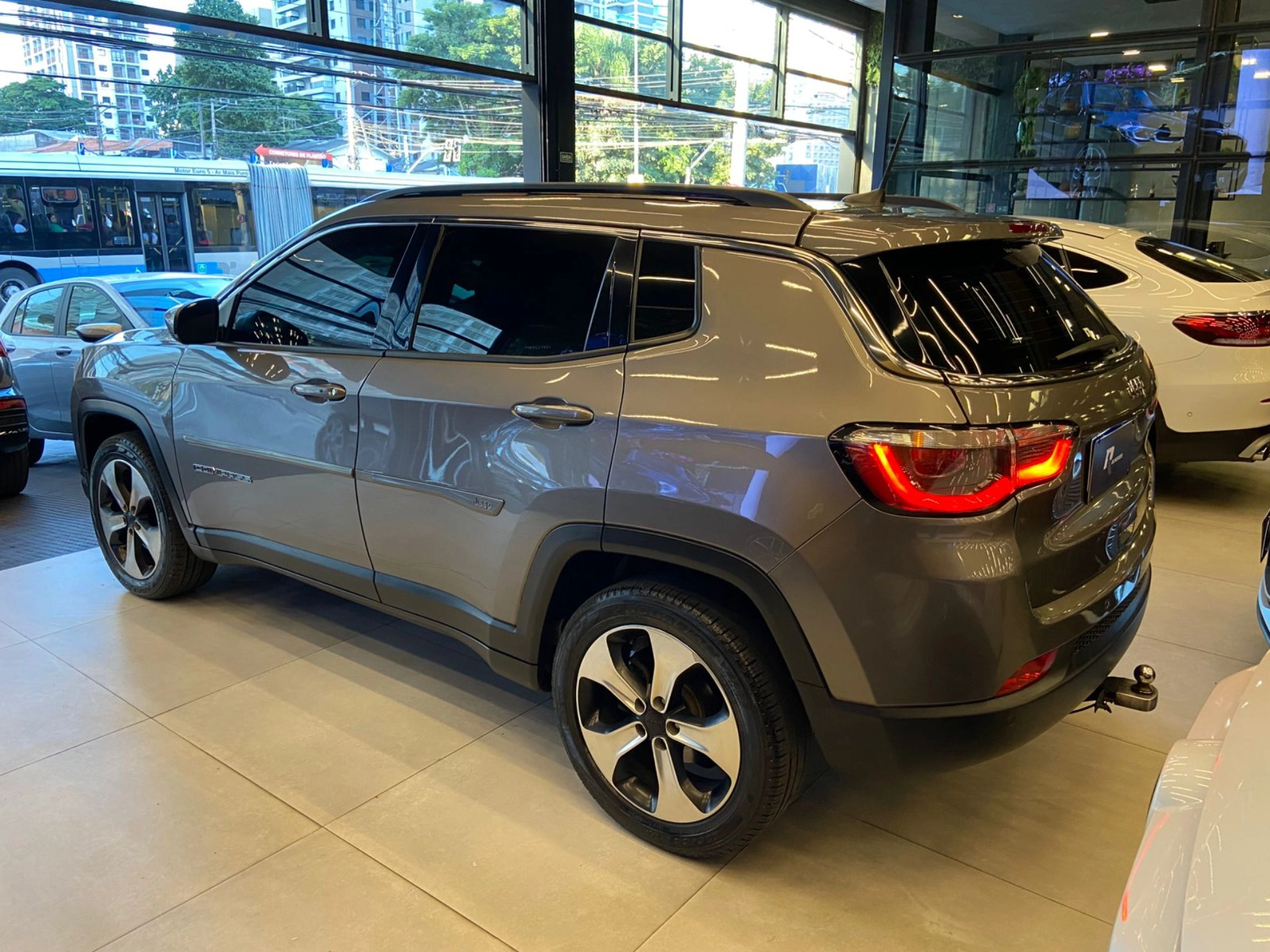 jeep COMPASS 2.0 16V FLEX LONGITUDE AUTOMÁTICO 2017