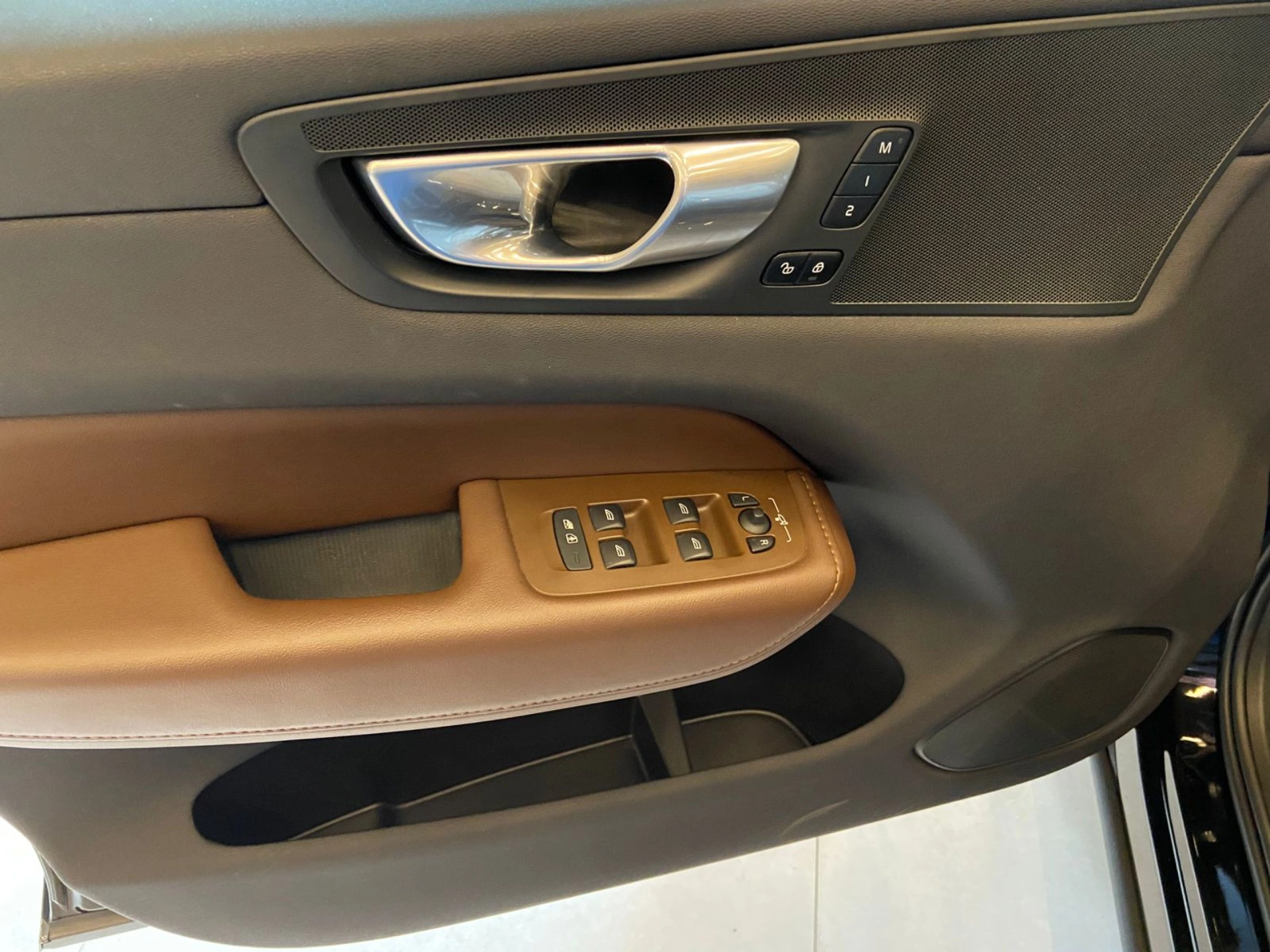 volvo XC60 2.0 T8 RECHARGE PLUS AWD GEARTRONIC 2023