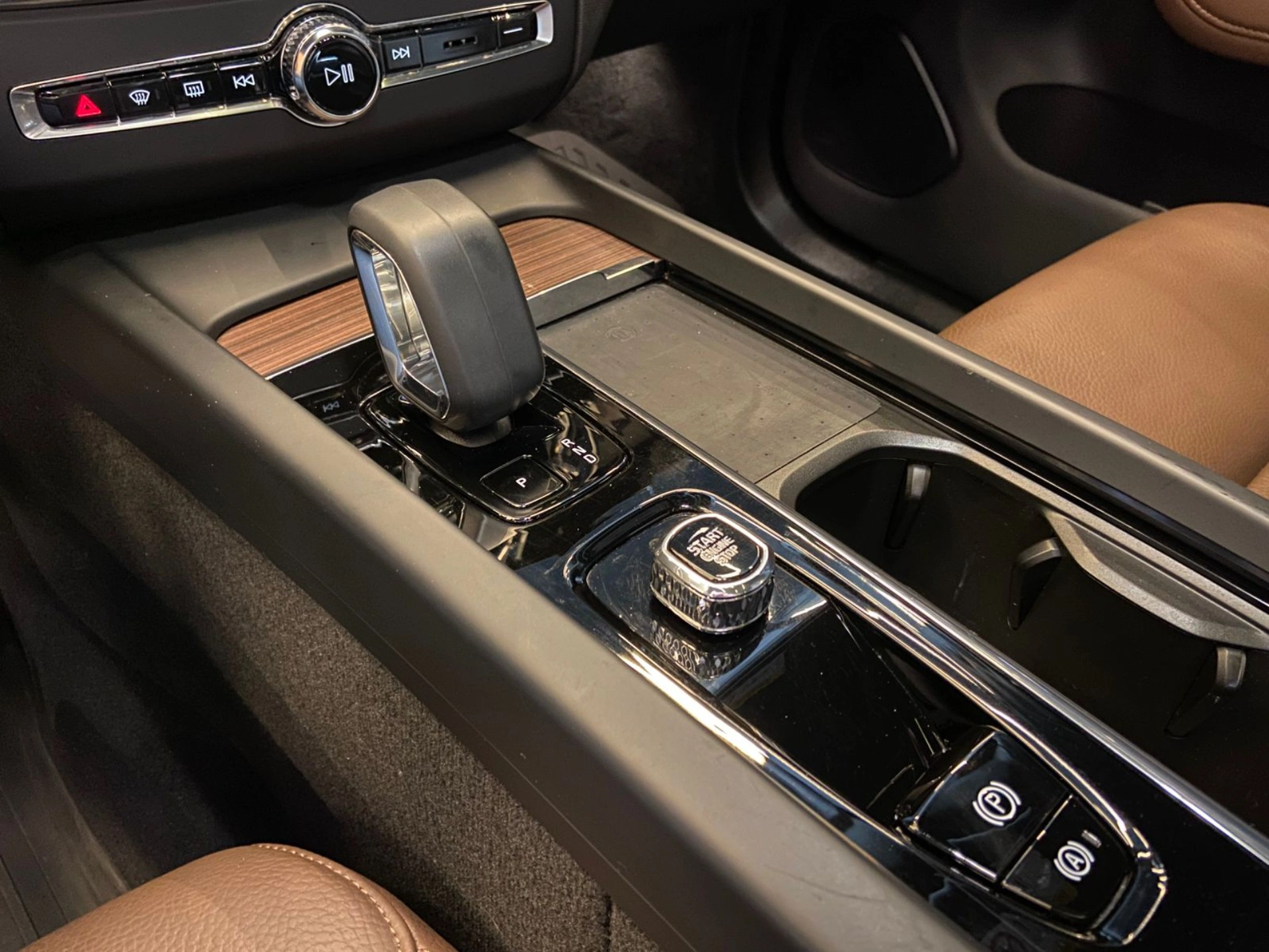 volvo XC60 2.0 T8 RECHARGE PLUS AWD GEARTRONIC 2023