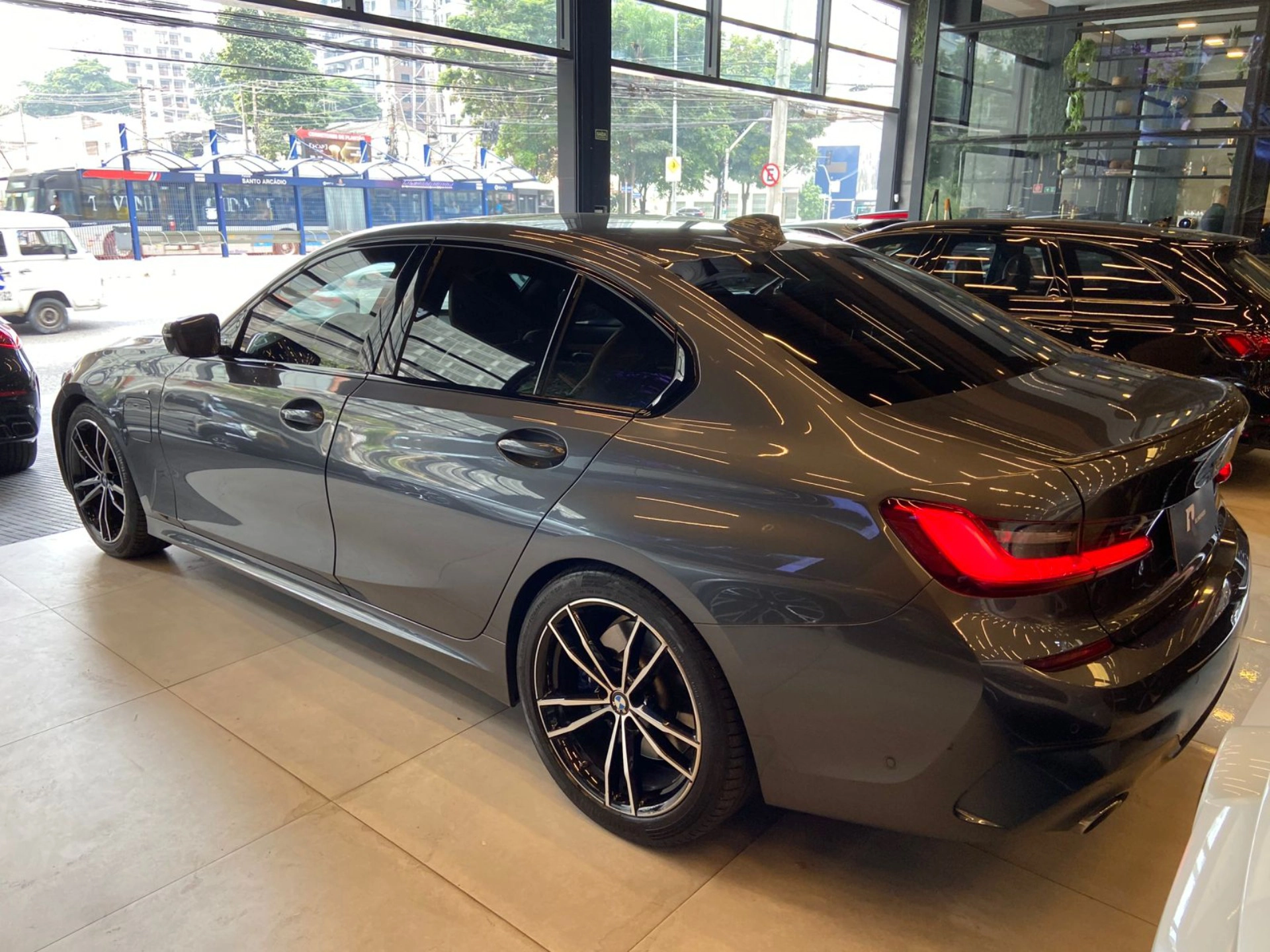 bmw 330E 2.0 16V TURBO HÍBRIDO M SPORT AUTOMÁTICO 2021