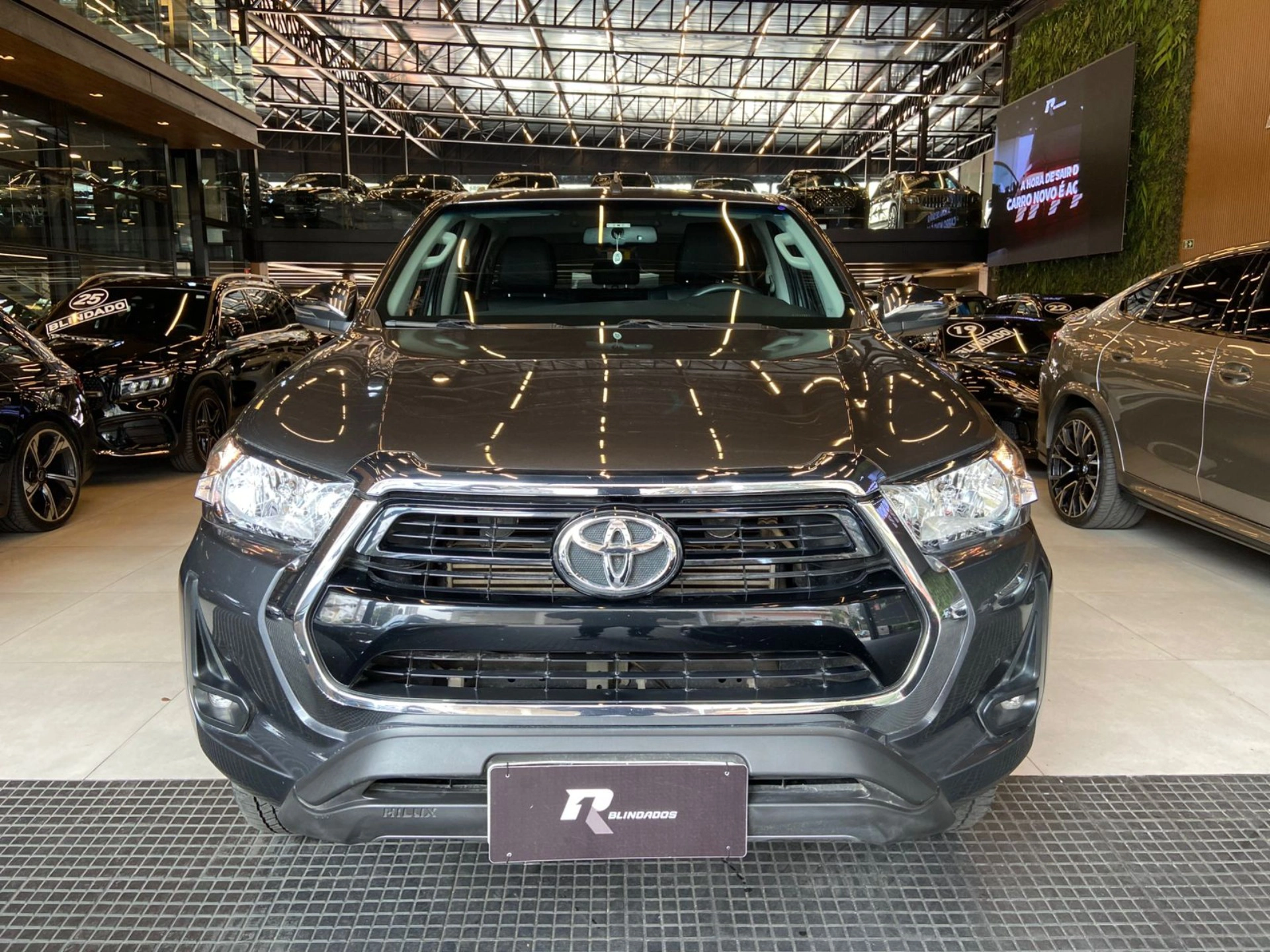 toyota HILUX 2.8 D-4D TURBO DIESEL CD SRV 4X4 AUTOMÁTICO 2022