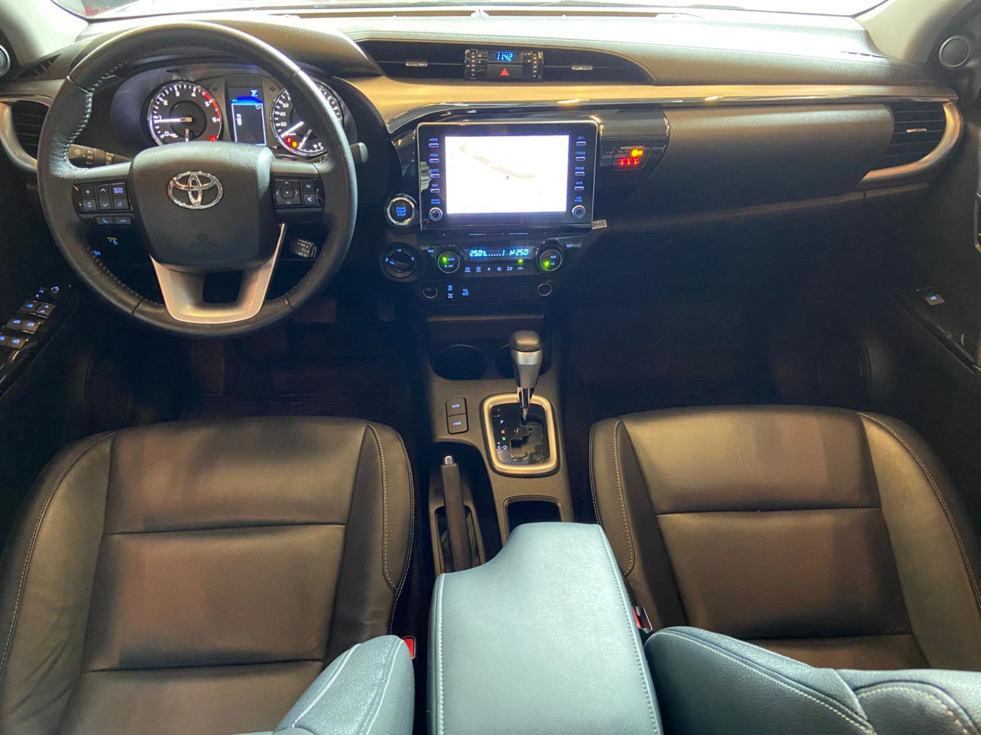 toyota HILUX 2.8 D-4D TURBO DIESEL CD SRV 4X4 AUTOMÁTICO 2022