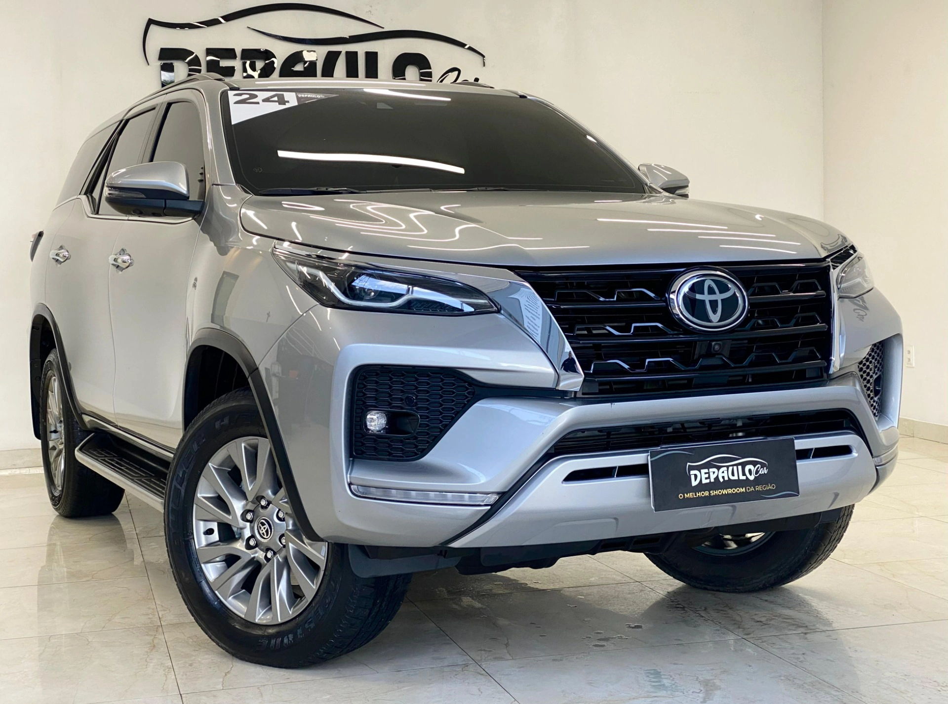 TOYOTA HILUX SW4 2.8 D-4D TURBO DIESEL SRX 4X4 AUTOMÁTICO