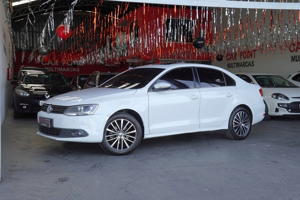 VOLKSWAGEN JETTA 2.0 COMFORTLINE FLEX 4P TIPTRONIC