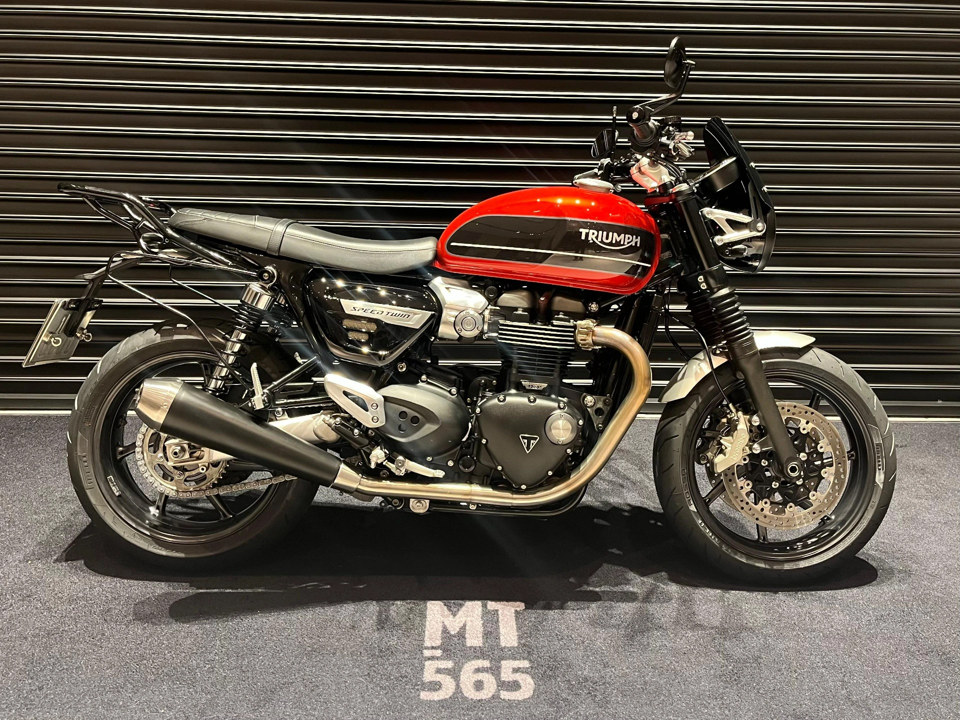 TRIUMPH SPEED TWIN Street