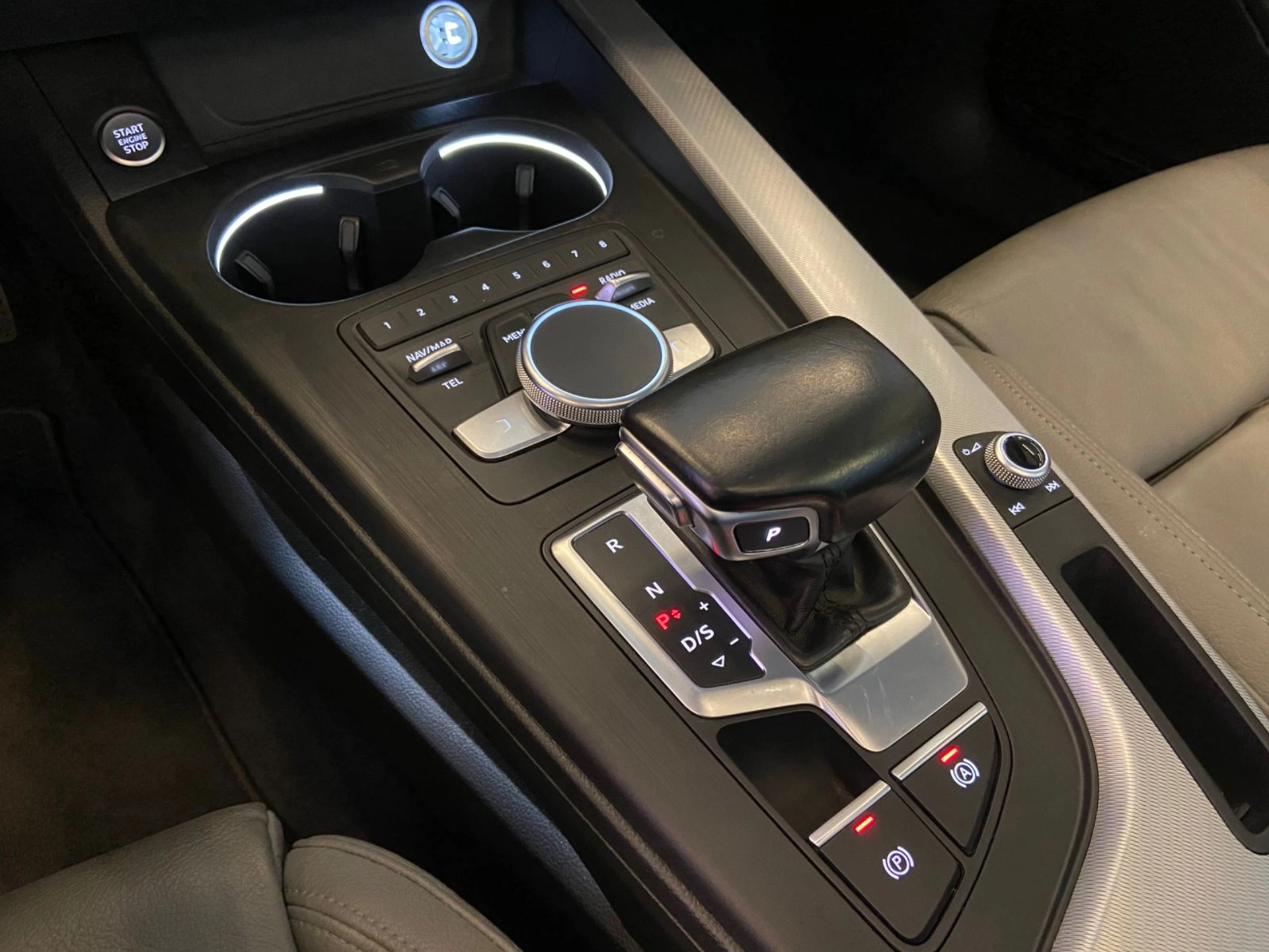 audi A4 2.0 TFSI AMBIENTE AVANT GASOLINA 4P S TRONIC 2017
