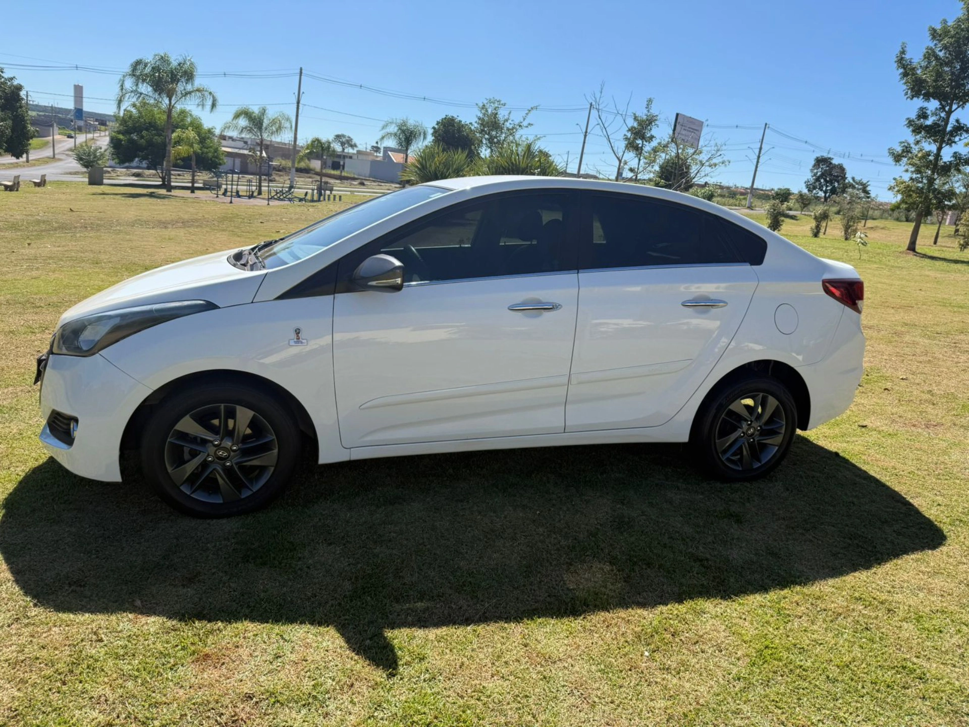 HYUNDAI HB20S 1.0 COMFORT PLUS 12V FLEX 4P MANUAL