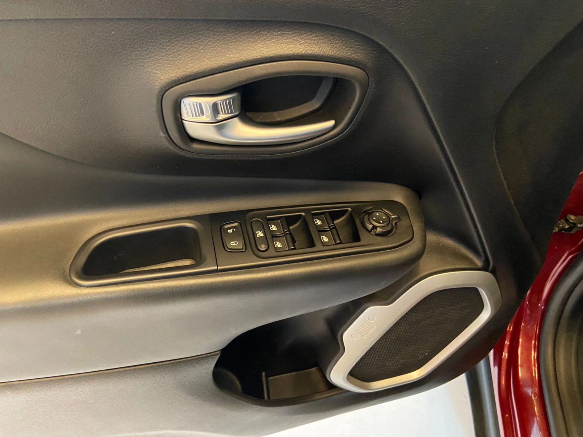 jeep RENEGADE 1.8 16V FLEX LONGITUDE 4P AUTOMÁTICO 2021