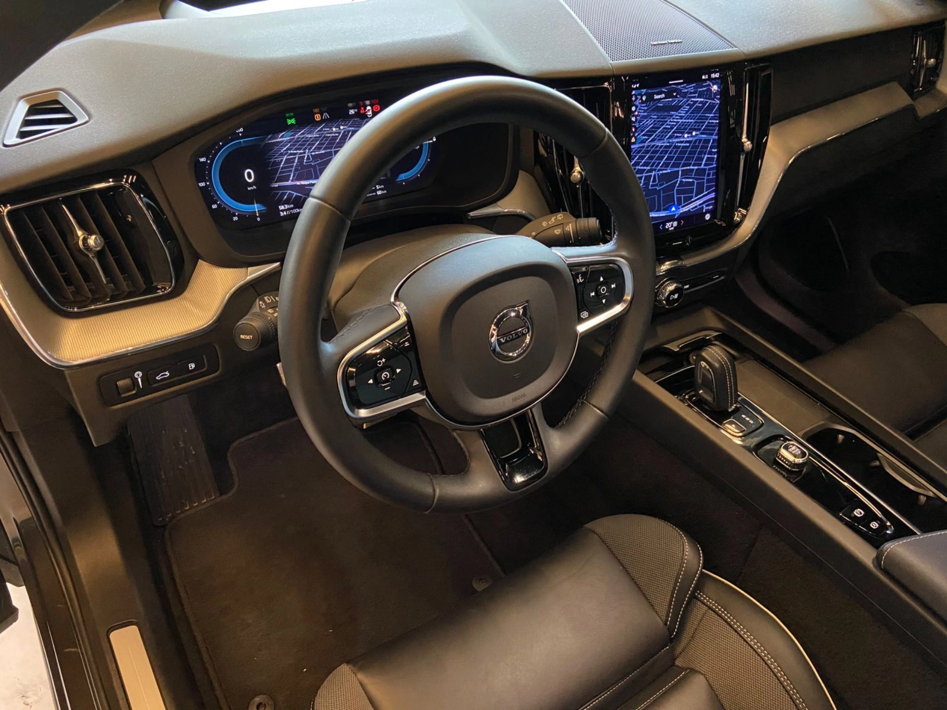 volvo XC60 2.0 T8 RECHARGE R-DESIGN AWD GEARTRONIC 2022