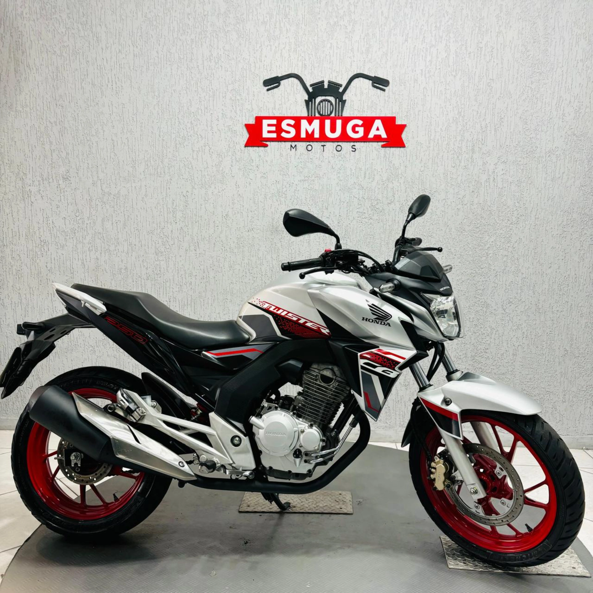 HONDA CB TWISTER Street