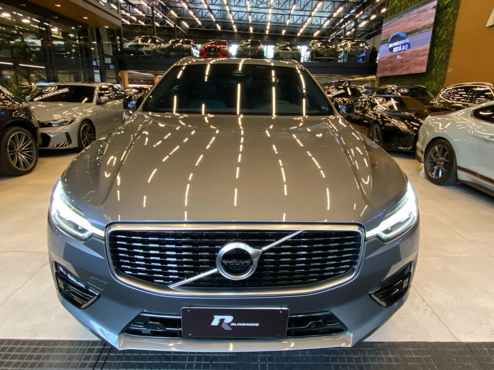 volvo XC60 2.0 T8 HYBRID R-DESIGN AWD GEARTRONIC 2020