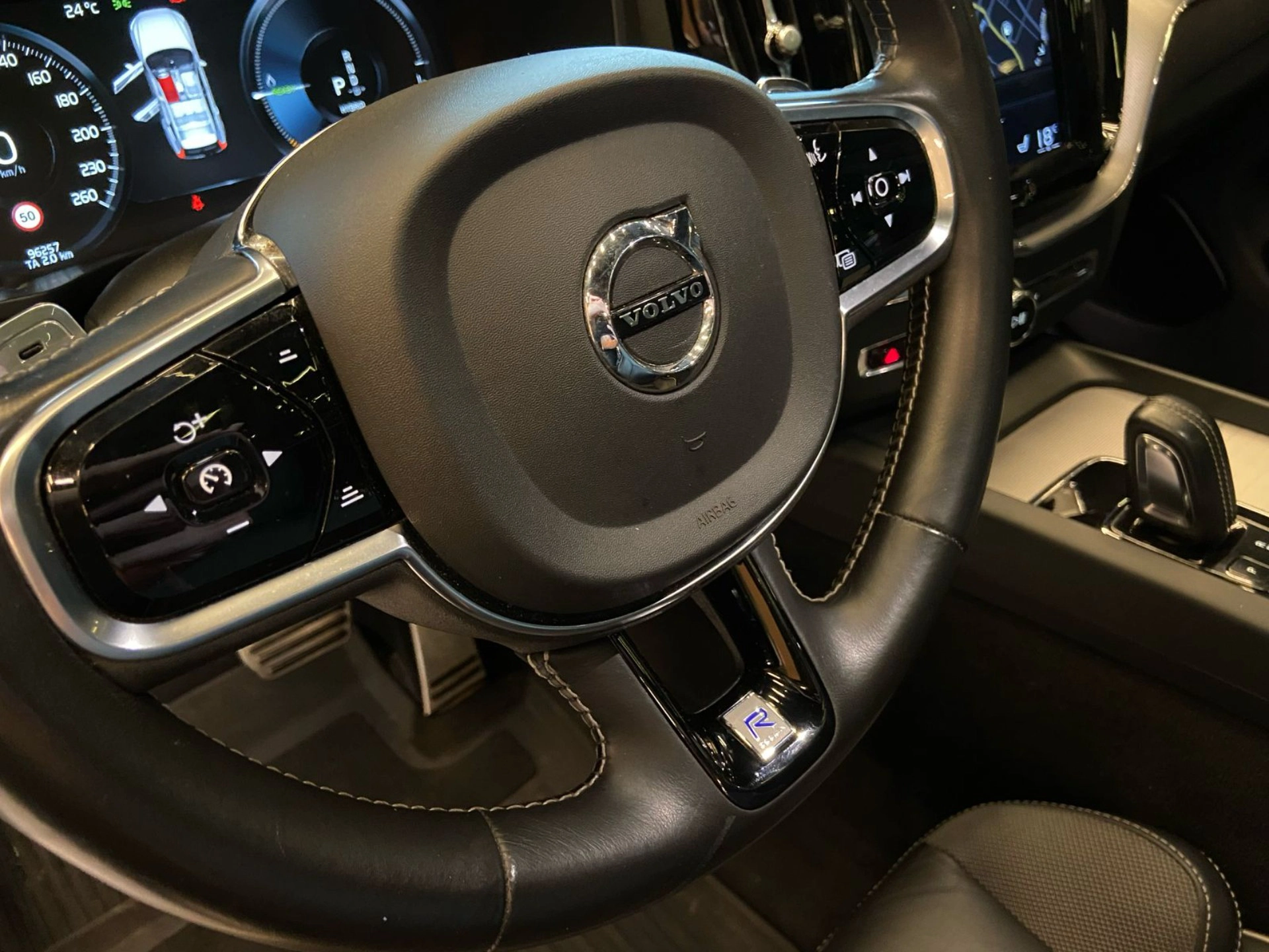 volvo XC60 2.0 T8 HYBRID R-DESIGN AWD GEARTRONIC 2020