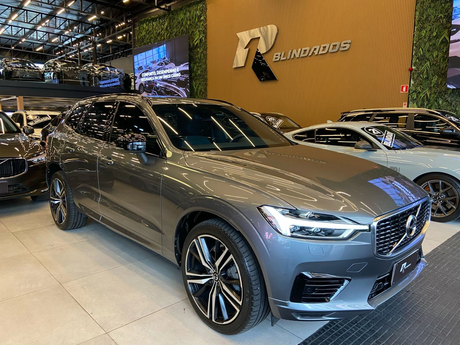 volvo XC60 2.0 T8 HYBRID R-DESIGN AWD GEARTRONIC 2020
