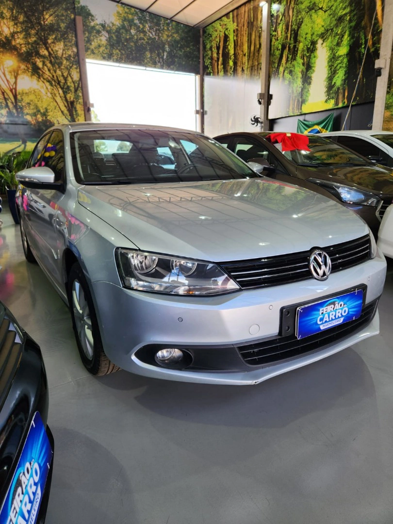 VOLKSWAGEN JETTA 2.0 COMFORTLINE FLEX 4P TIPTRONIC