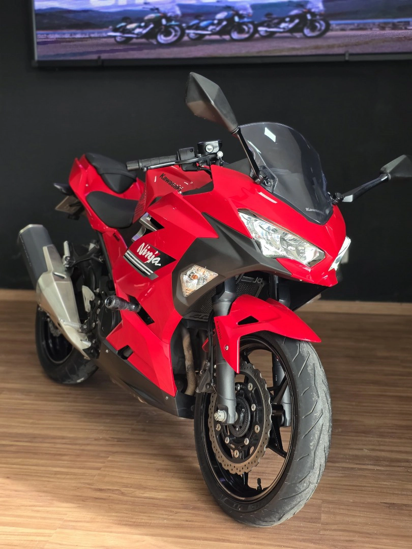 KAWASAKI NINJA 400 Esportiva