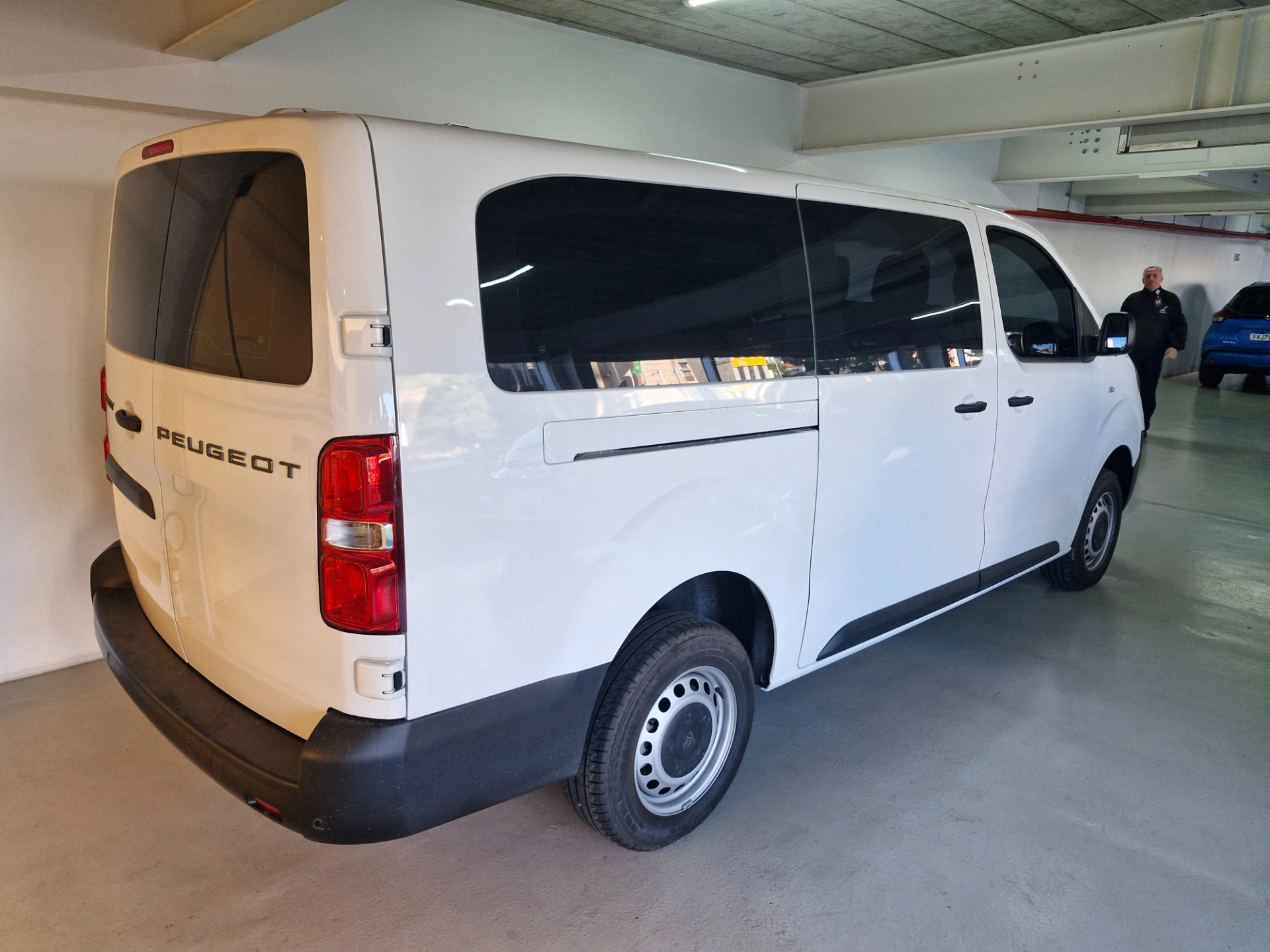 PEUGEOT-EXPERT-1.5 BLUEHDI DIESEL VITRE MANUAL