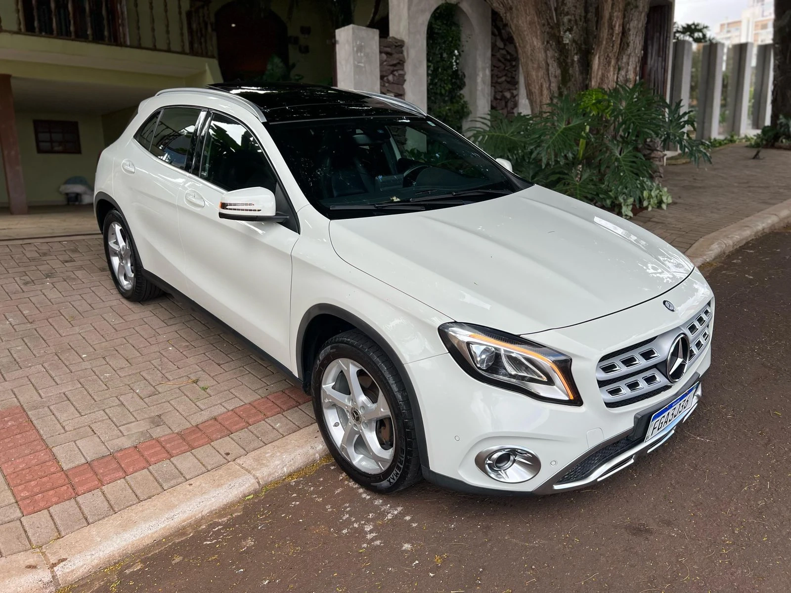 MERCEDES-BENZ GLA 200 1.6 CGI FLEX ENDURO 7G-DCT