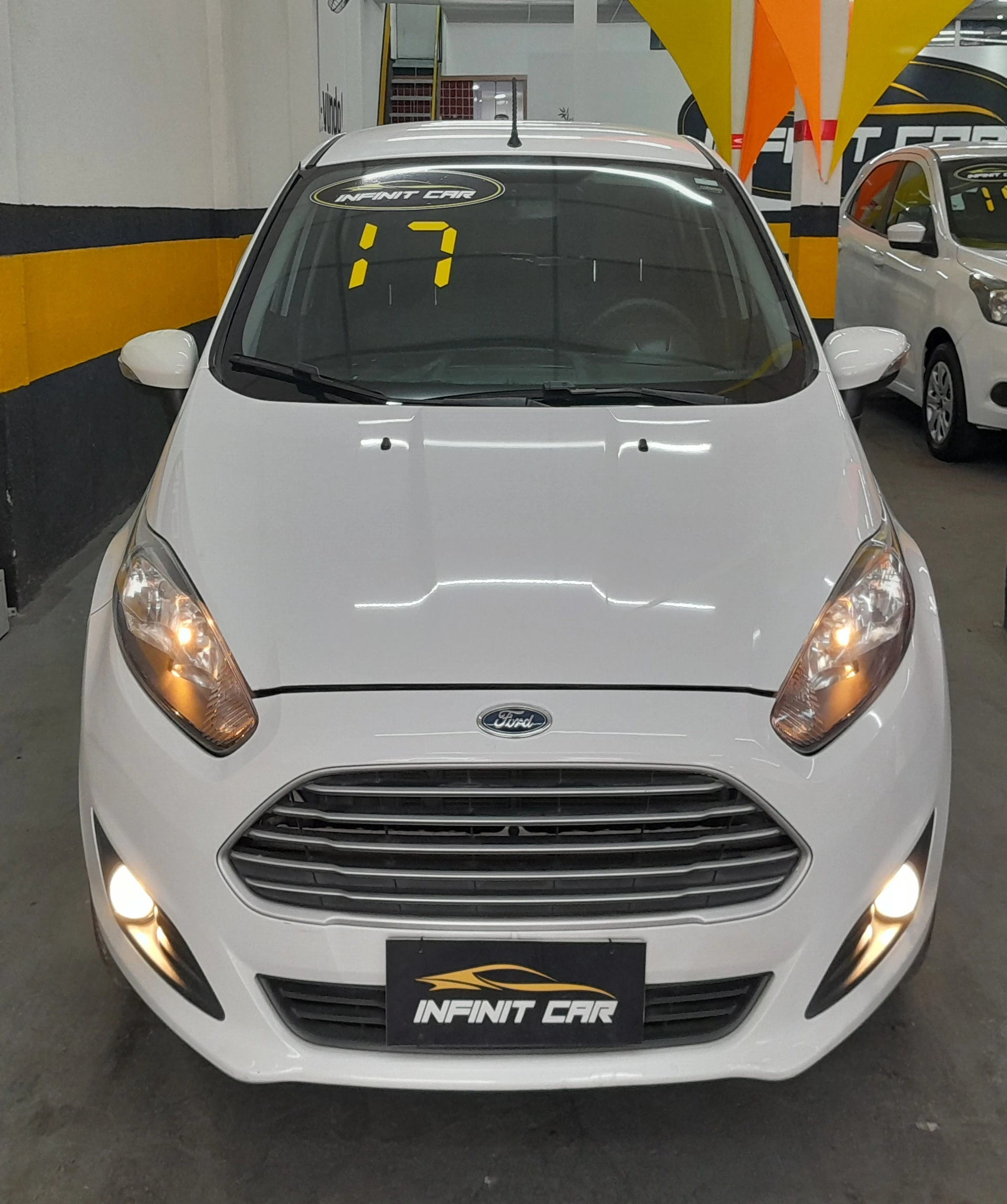 FORD FIESTA 1.6 SE PLUS HATCH 16V FLEX 4P POWERSHIFT