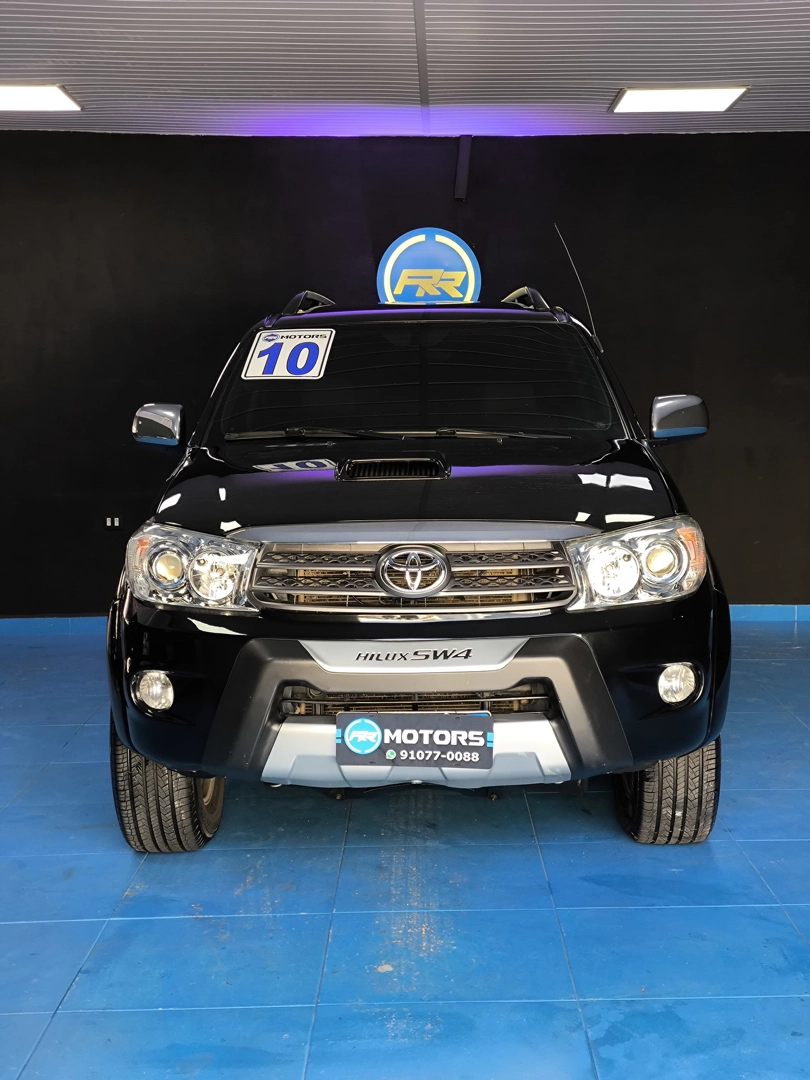 TOYOTA HILUX SW4 3.0 SRV 4X4 7 LUGARES 16V TURBO INTERCOOLER DIESEL 4P AUTOMÁTICO