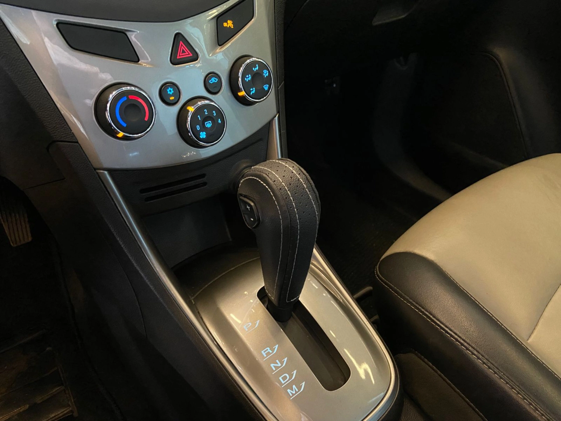 chevrolet TRACKER 1.8 MPFI LTZ 4X2 16V FLEX 4P AUTOMÁTICO 2014